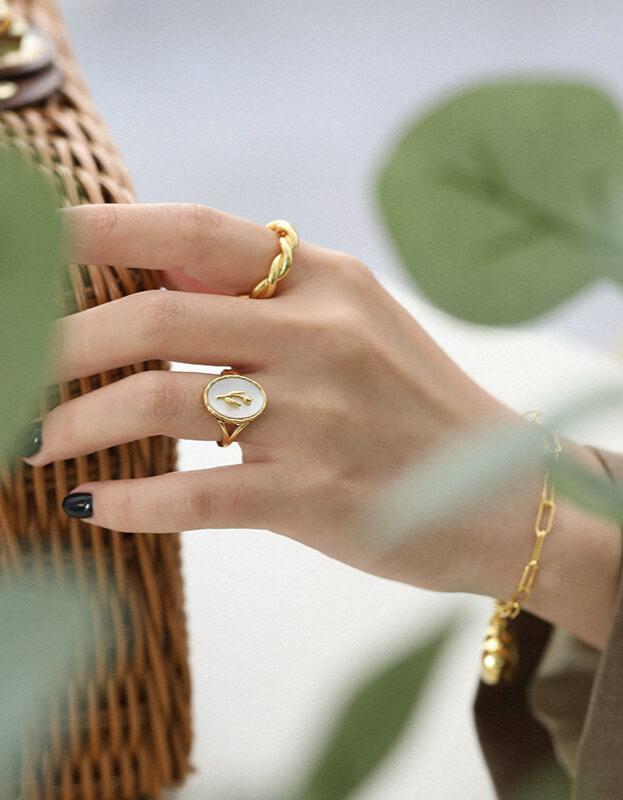rose signet ring