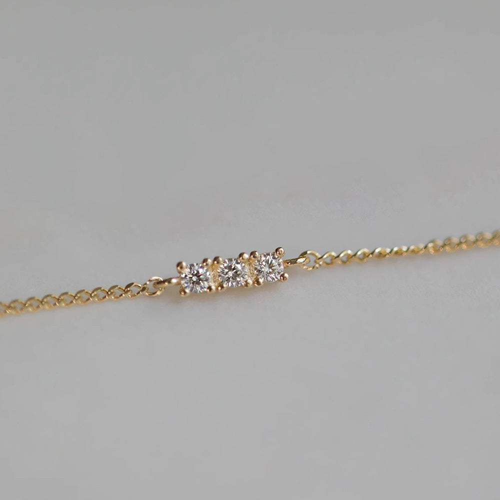 Gold Chain bracelet with 3 stones
