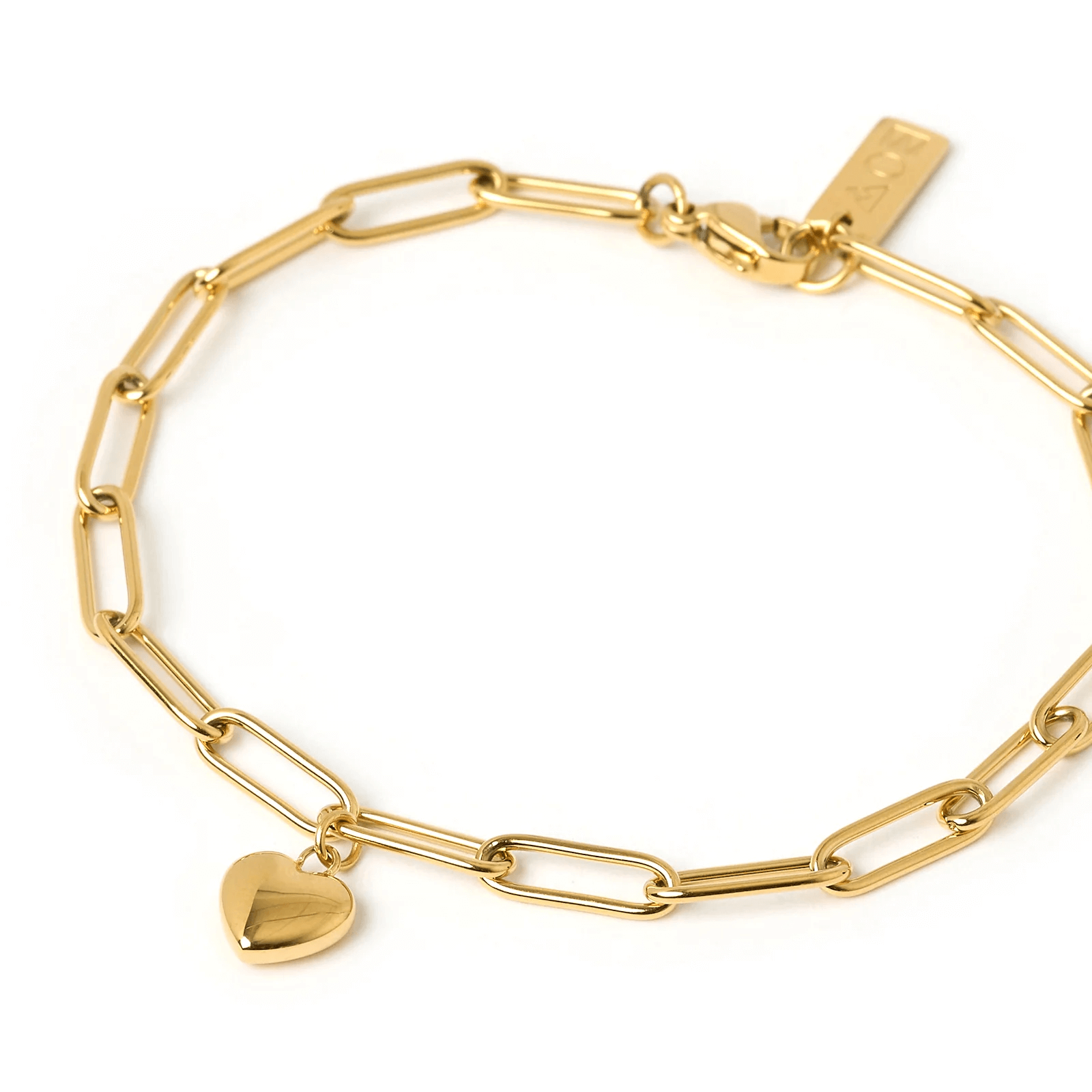 Gold link bracelet with a heart