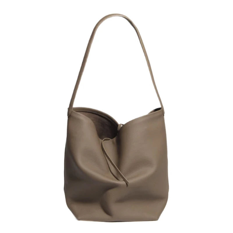 Valentina Aria Medium bucket bag in Beige, detail