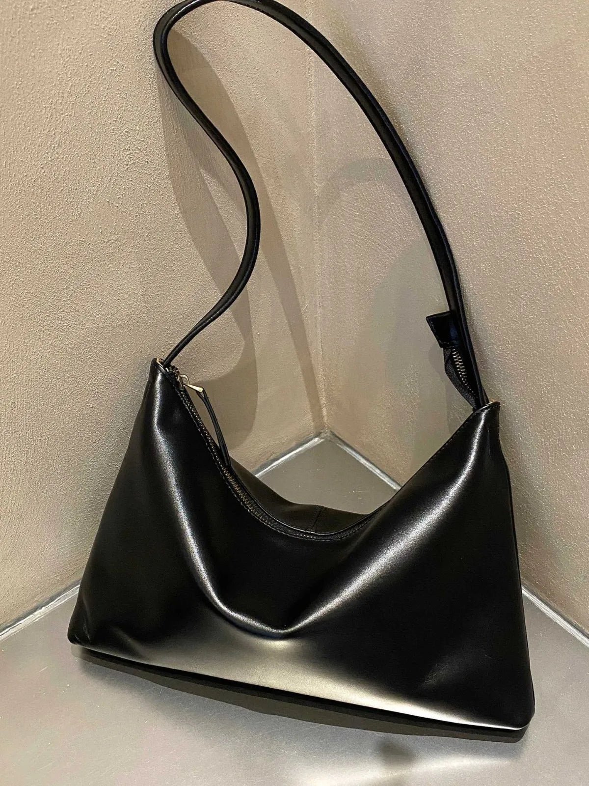 Valentina Lana crossbody bag in Coffee, detail