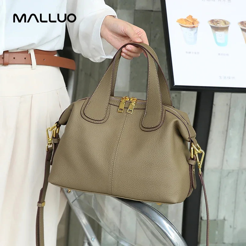Valentina Lucca crossbody bag in White, side view