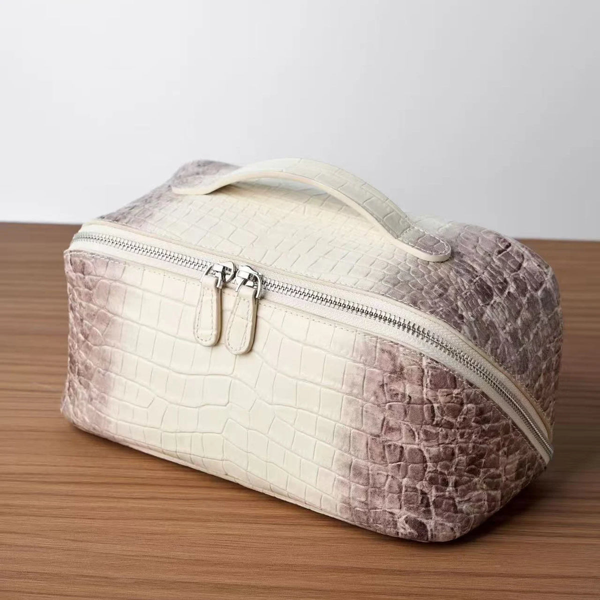 Valentina Varenna Medium vanity case in Trench, worn