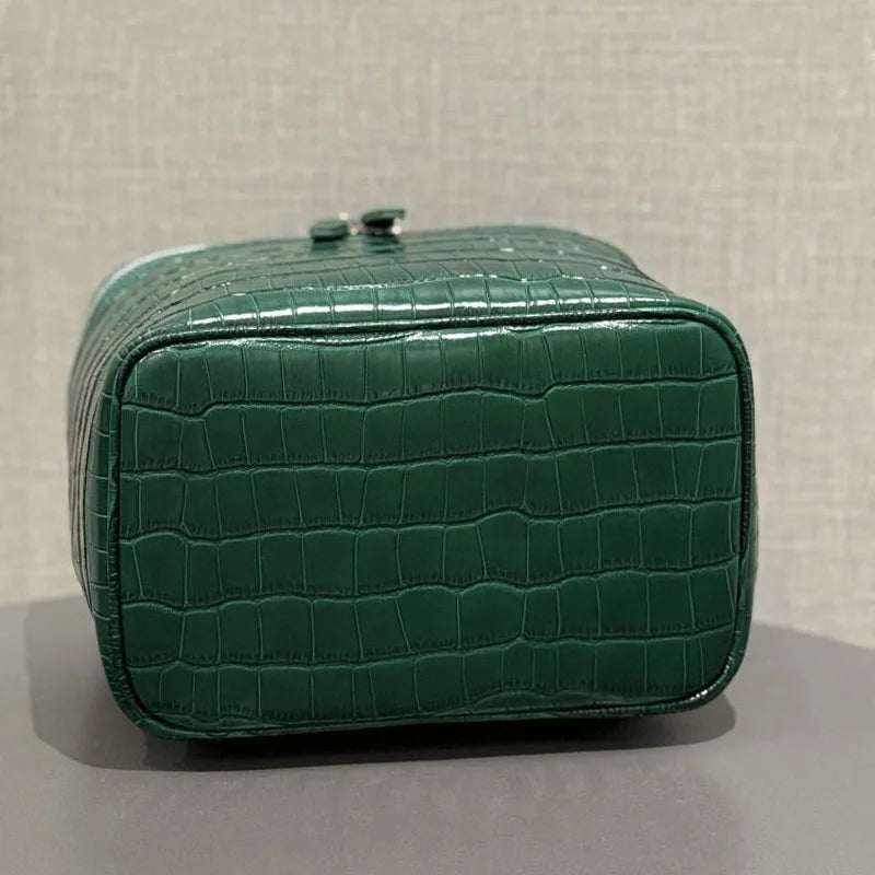 Valentina Bellagio vanity case in Brown, detail
