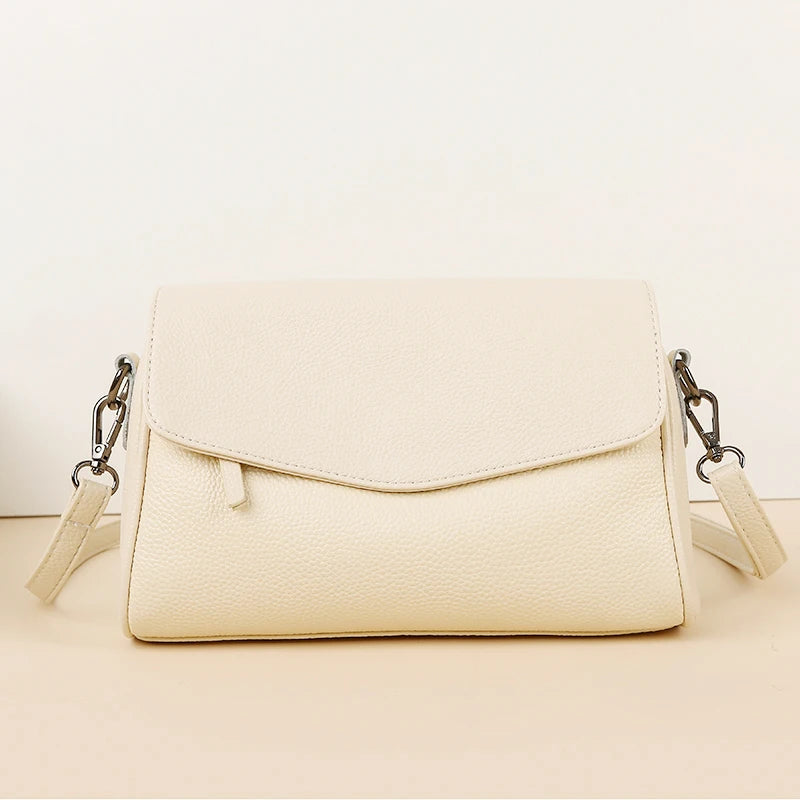 Valentina Fumo tote in Black, side view