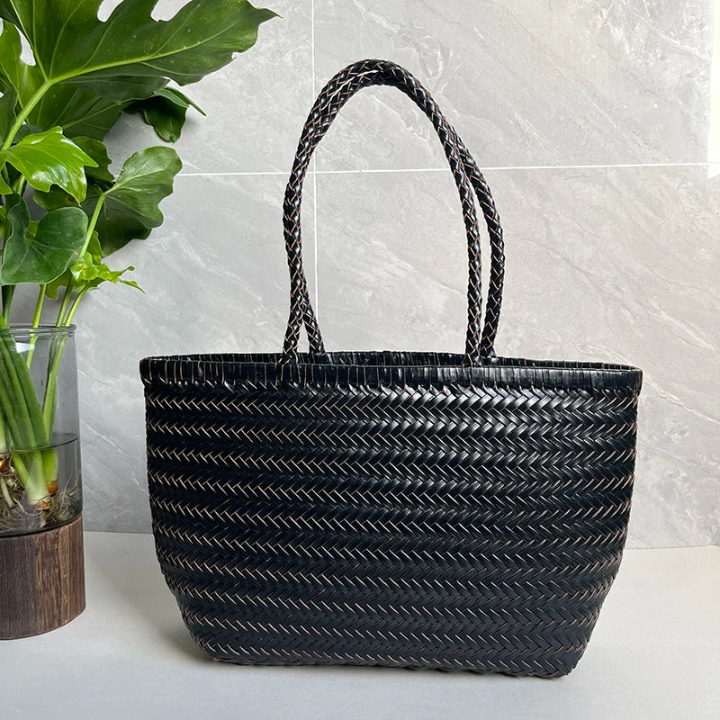 Valentina Noto Large tote in Pebbled Black