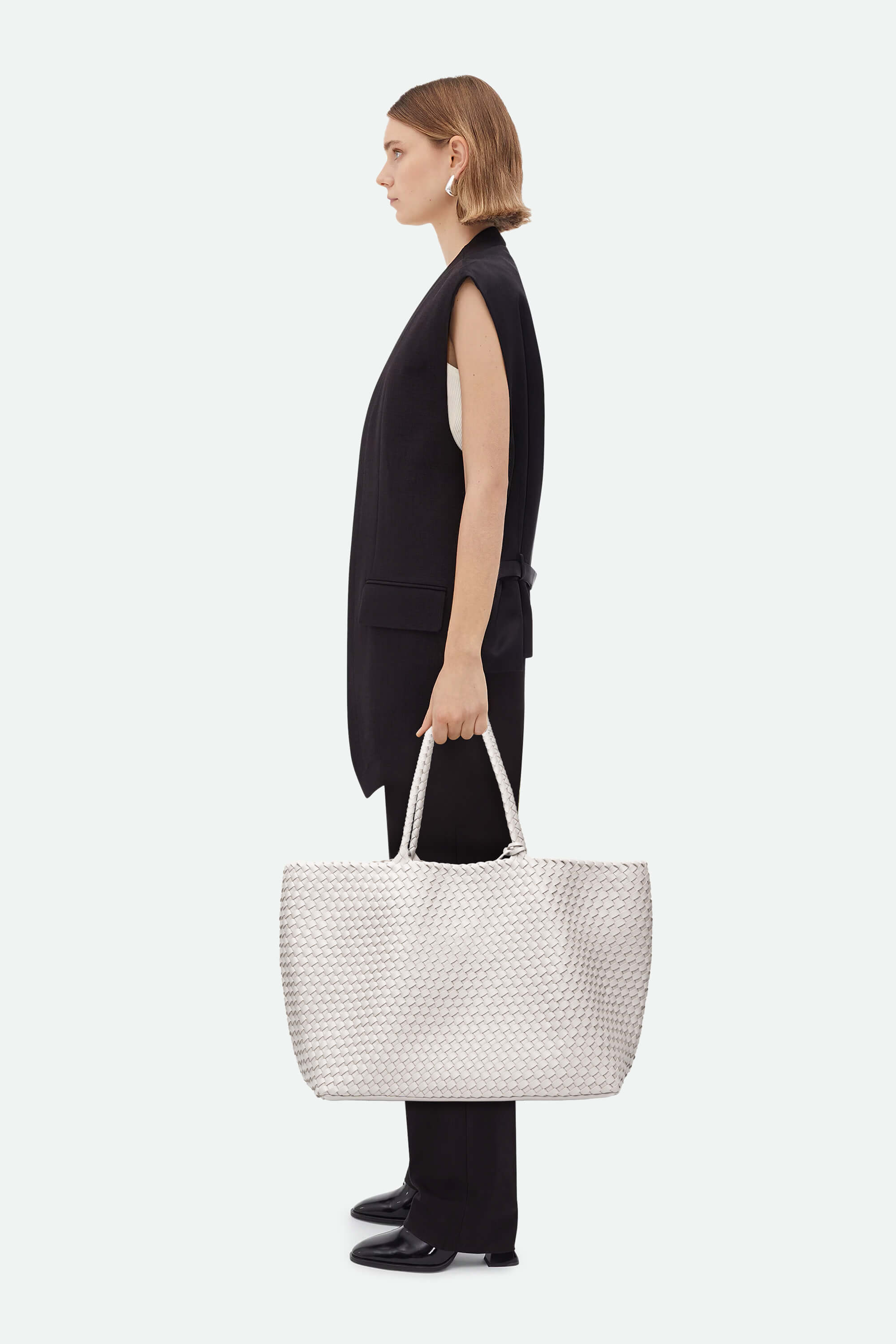 Woven Tote Bag White Model