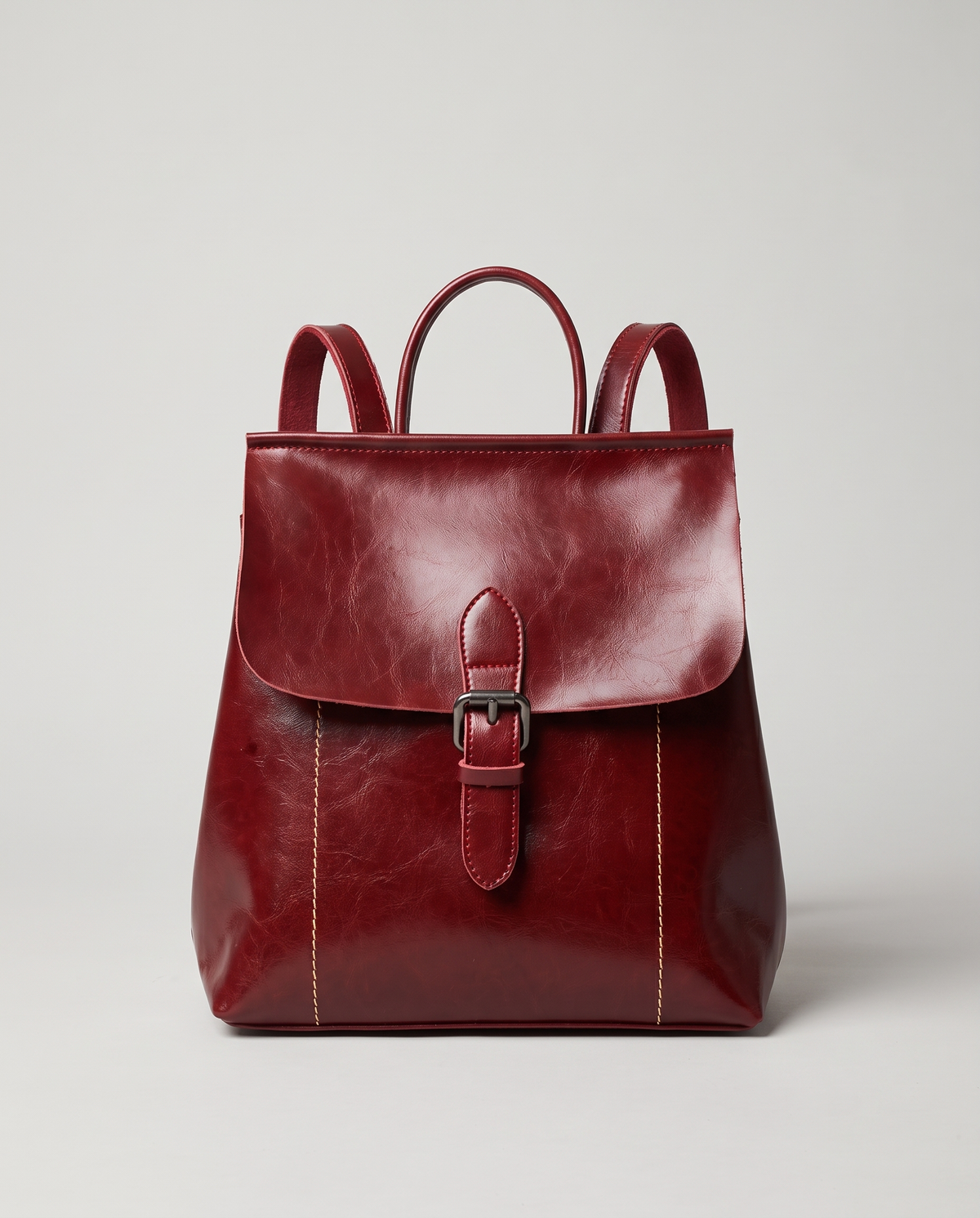 Ambler waxed leather backpack in Red – front view