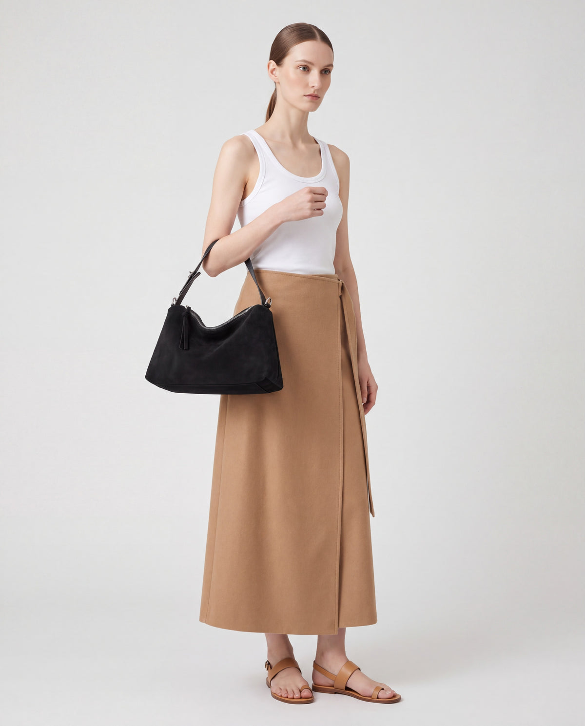 Ardesia bag in Black – worn by model, full length