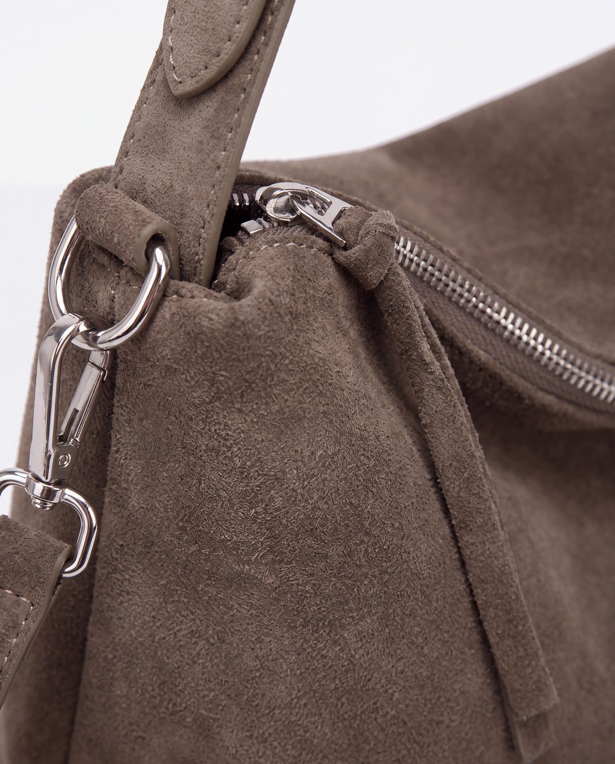 Ardesia bag in Taupe – leather detail