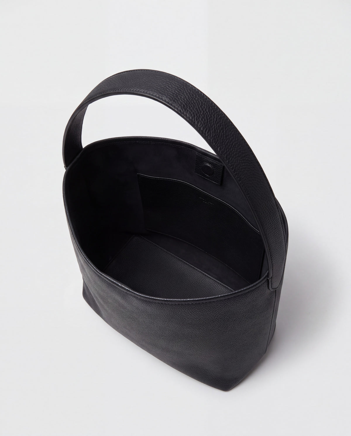 Aria Large bag in Black – interior view