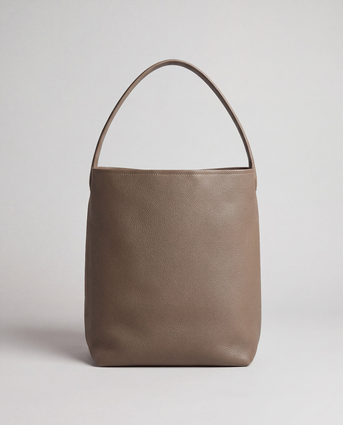 Aria Large bag in Taupe – back view