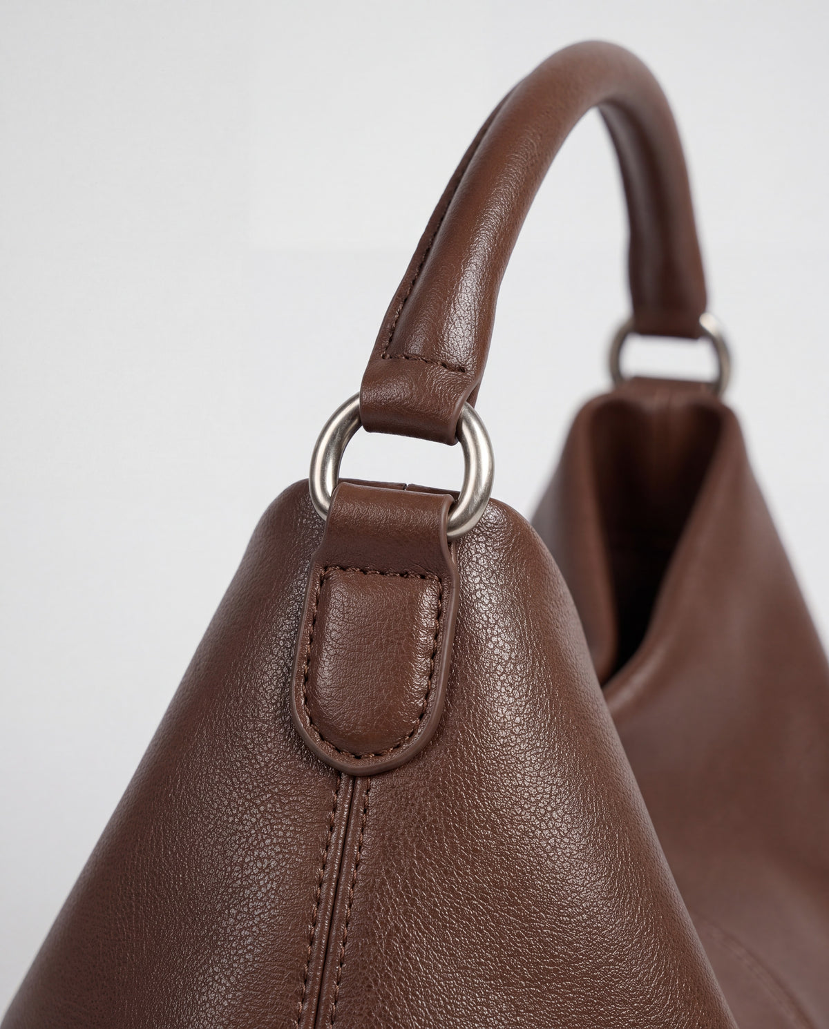 Assisi bag in Brown – hardware detail