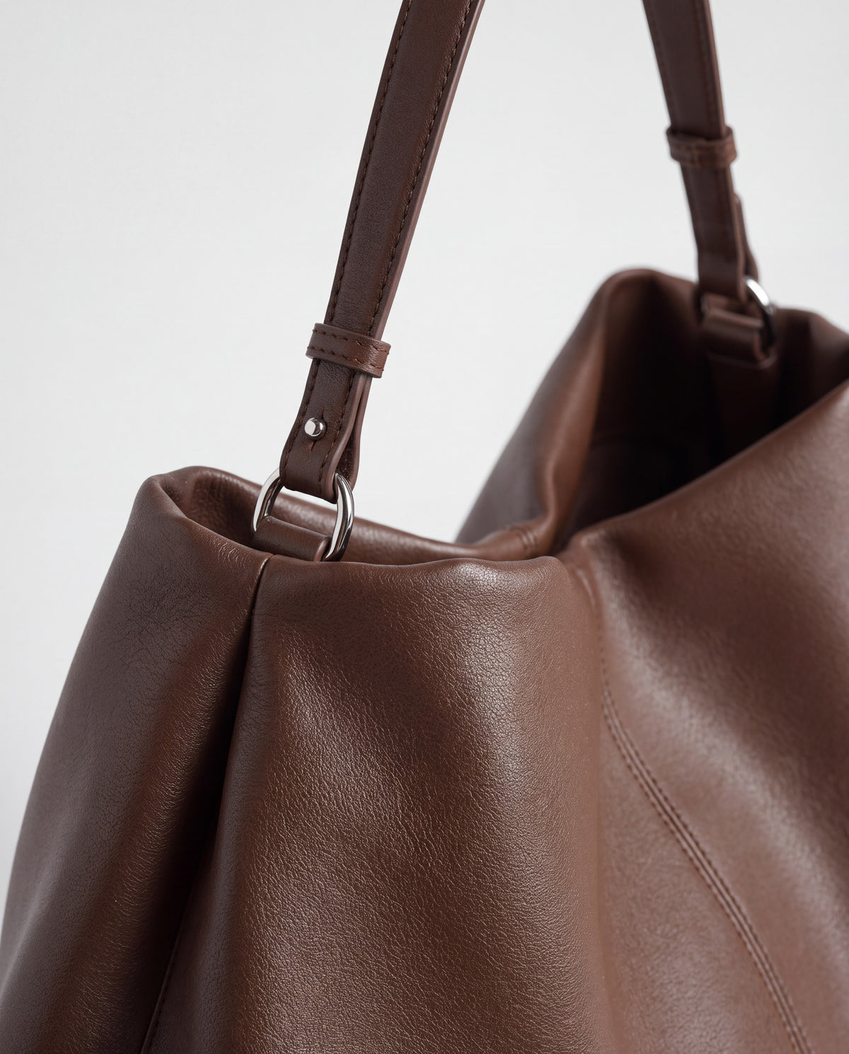 Assisi bag in Brown – leather detail