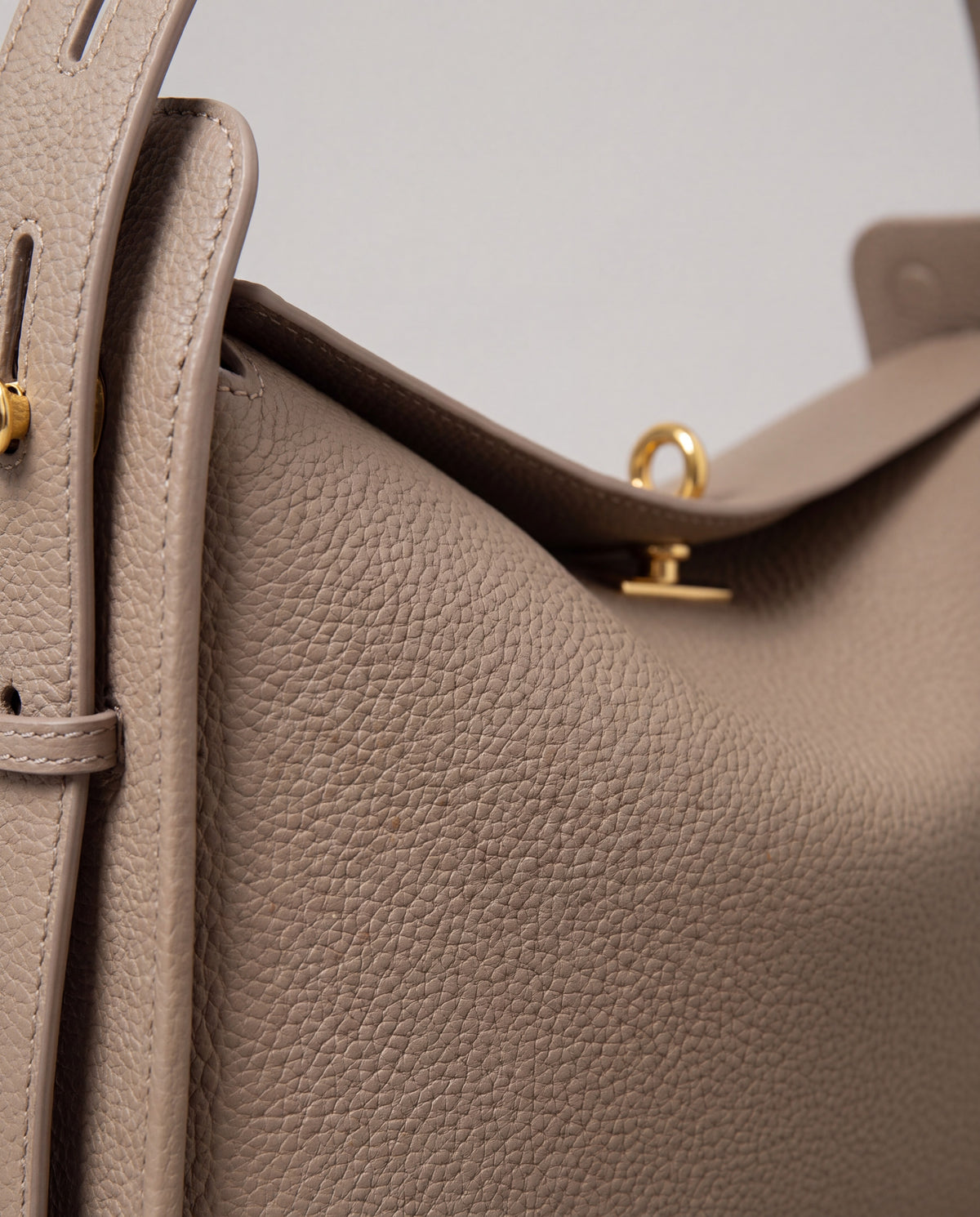 Asti bag in Beige – leather detail