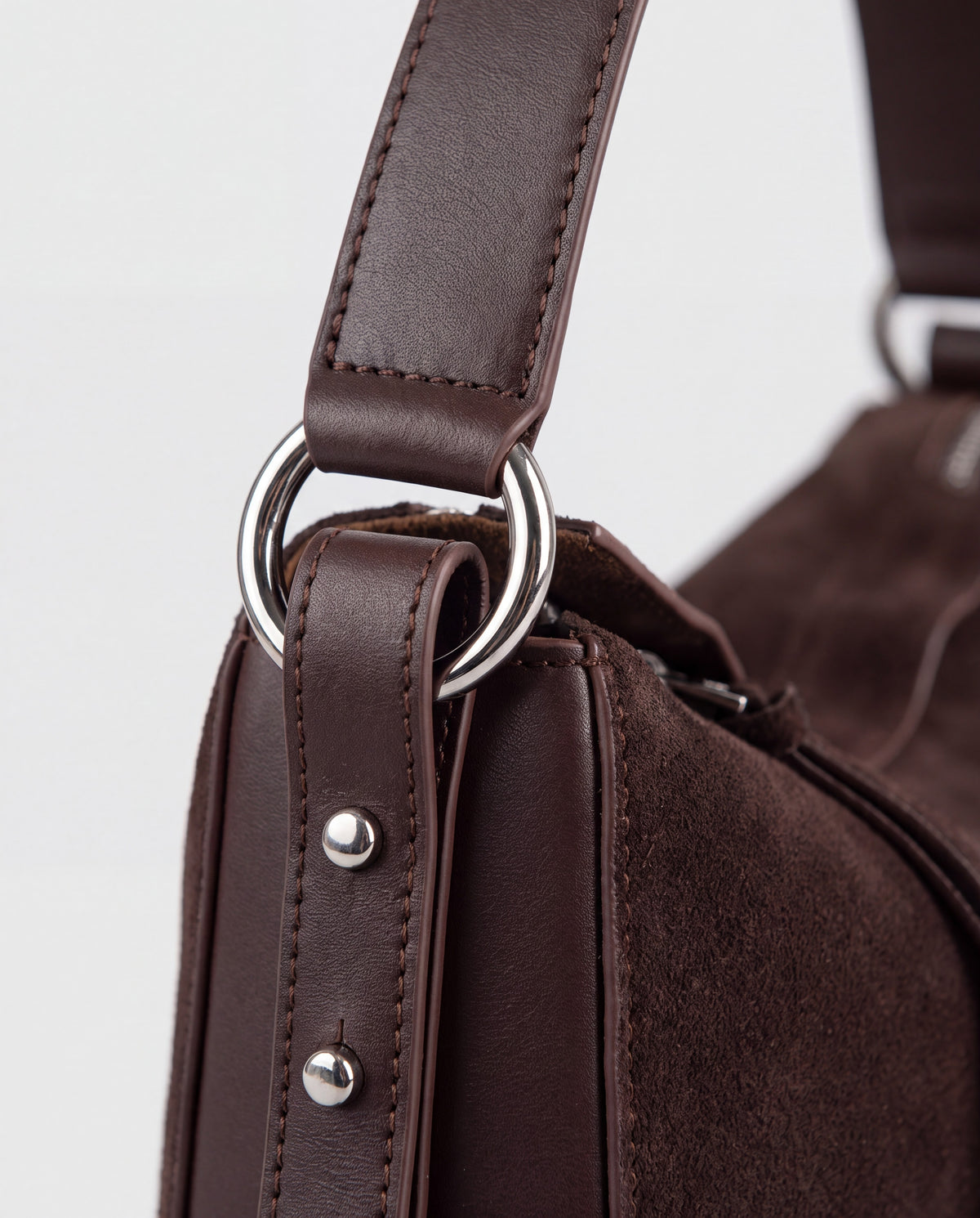 Asti bag in Chocolate – hardware detail