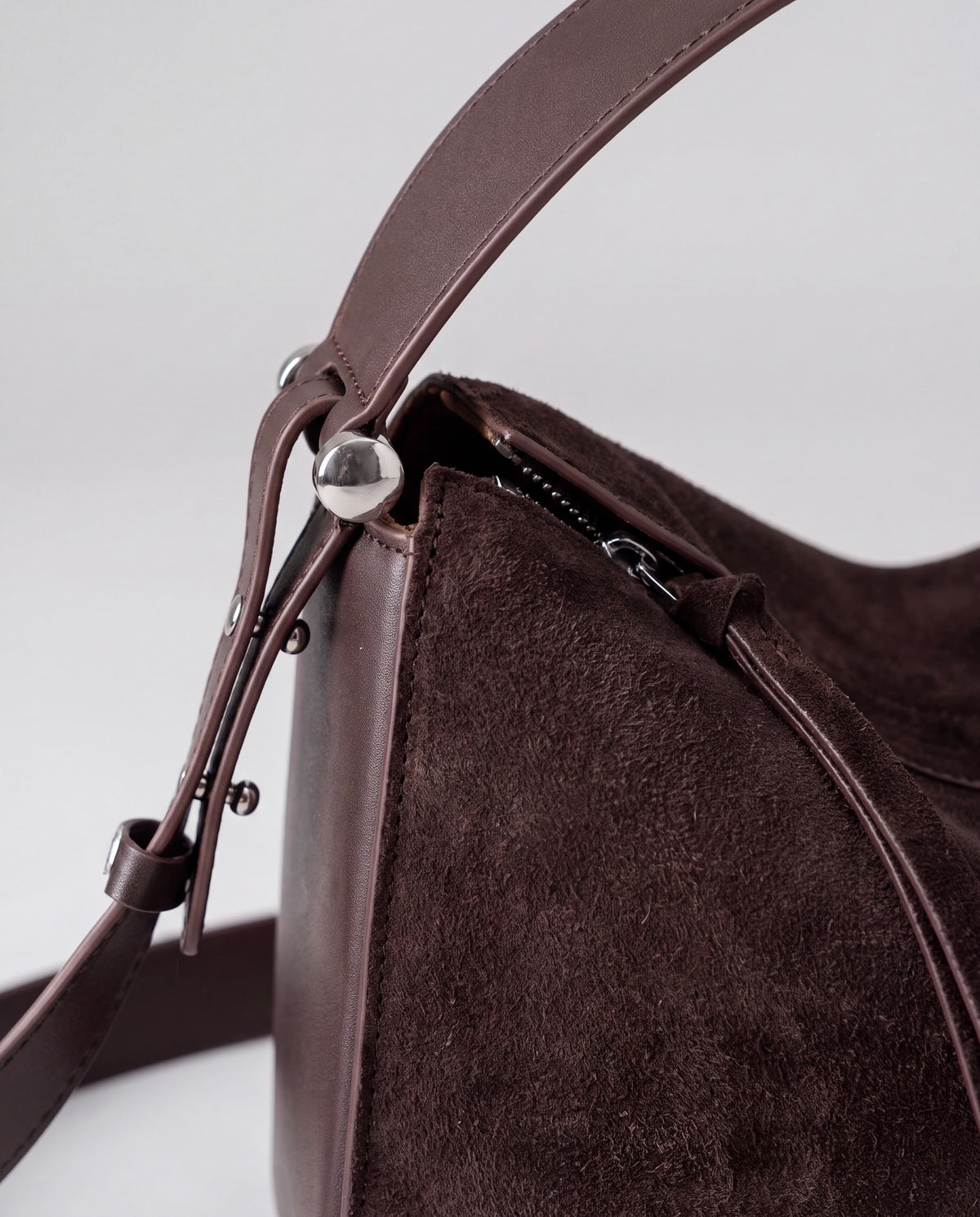 Asti bag in Chocolate – leather detail