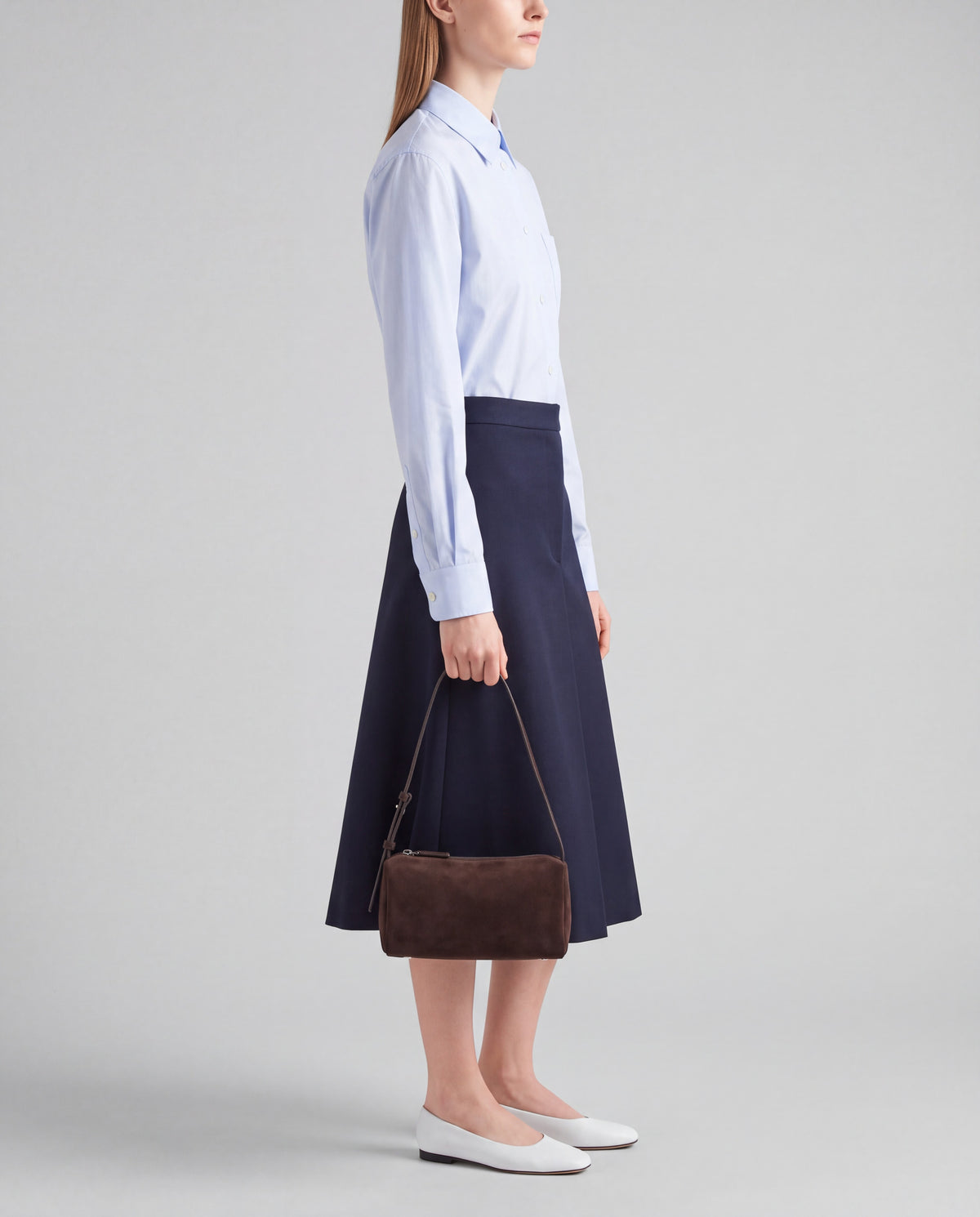 Brera bag in Chocolate – worn by model, close-up