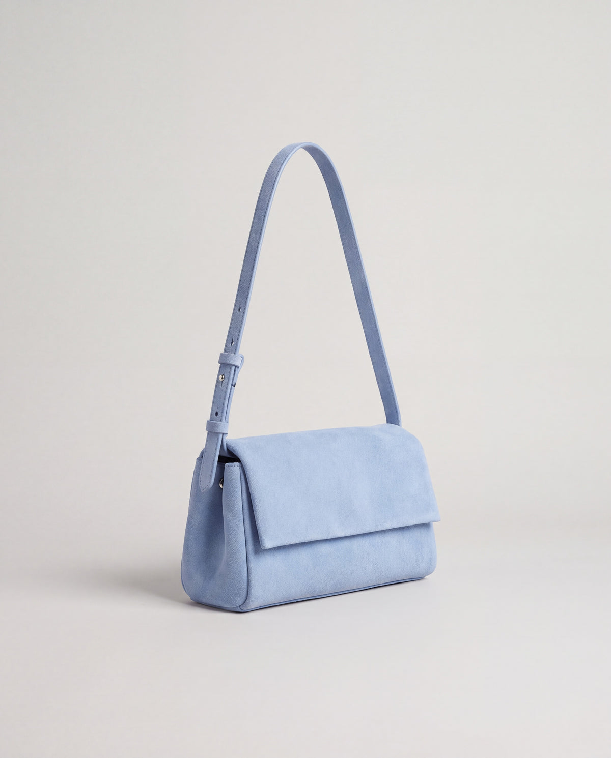 Brera bag in Sky – three-quarter view