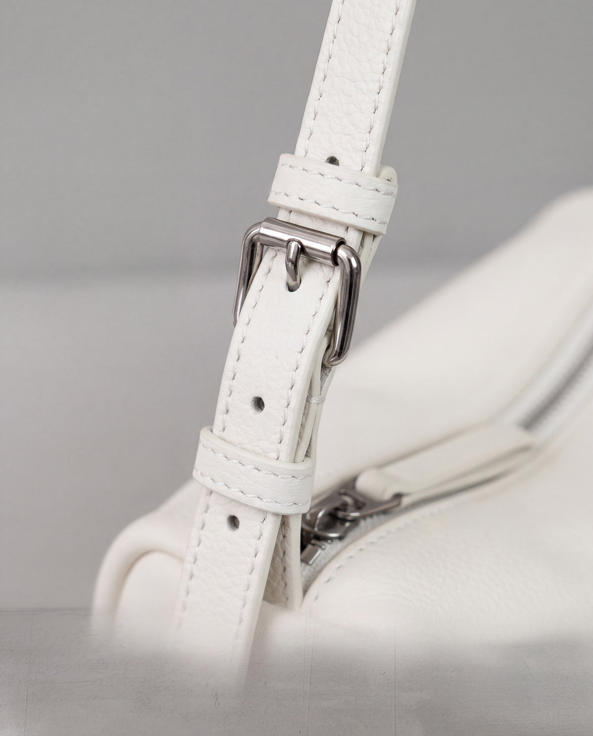 Brera bag in White – hardware detail