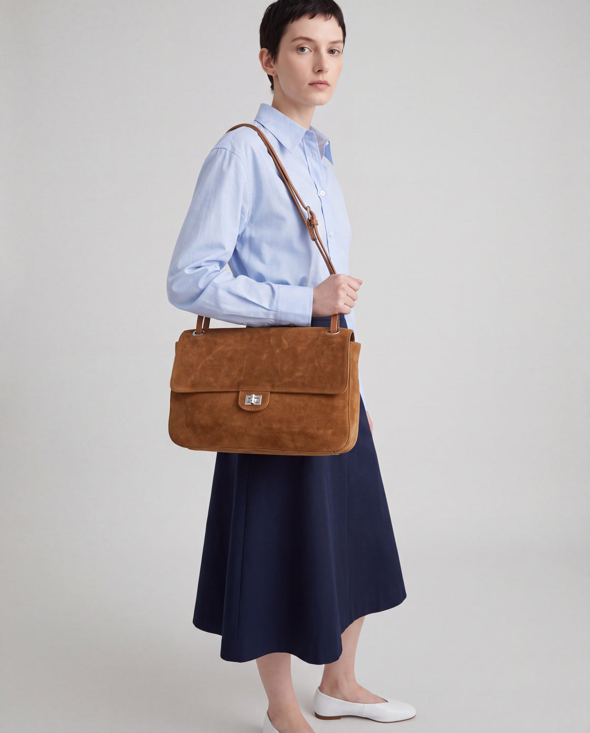 Brio Small bag in Caramel – worn by model, close-up