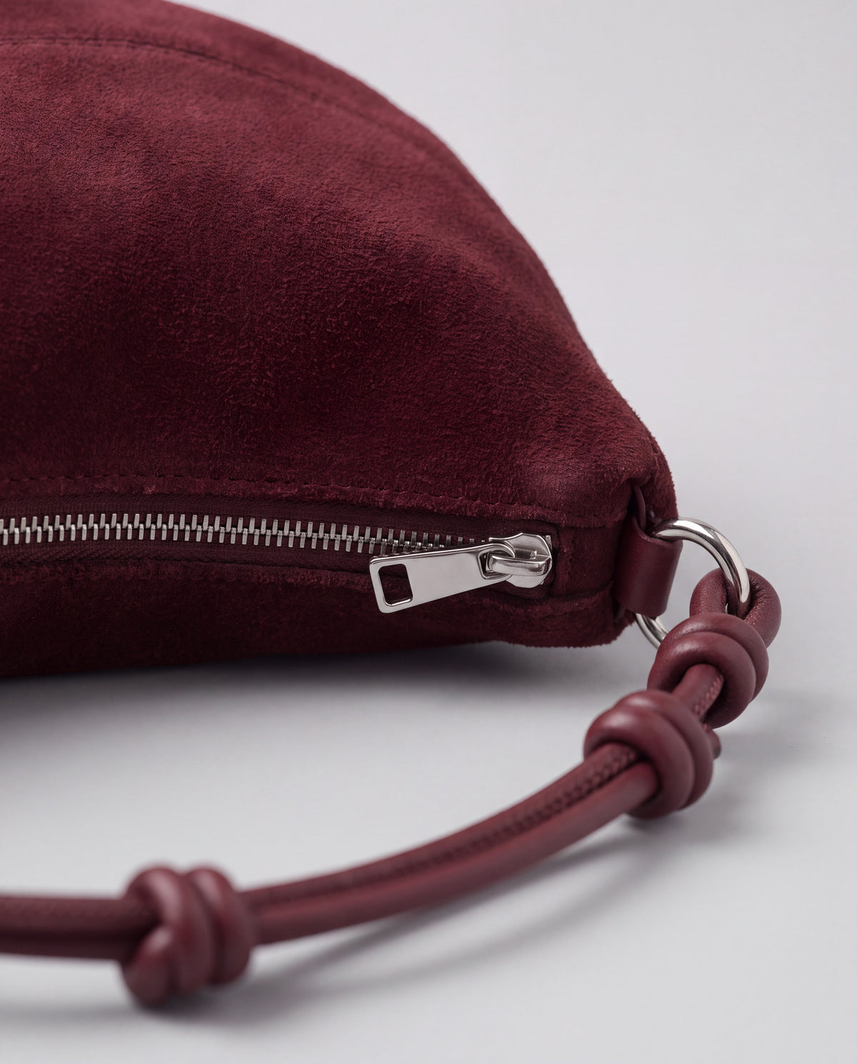 Bruma bag in Burgundy – leather detail