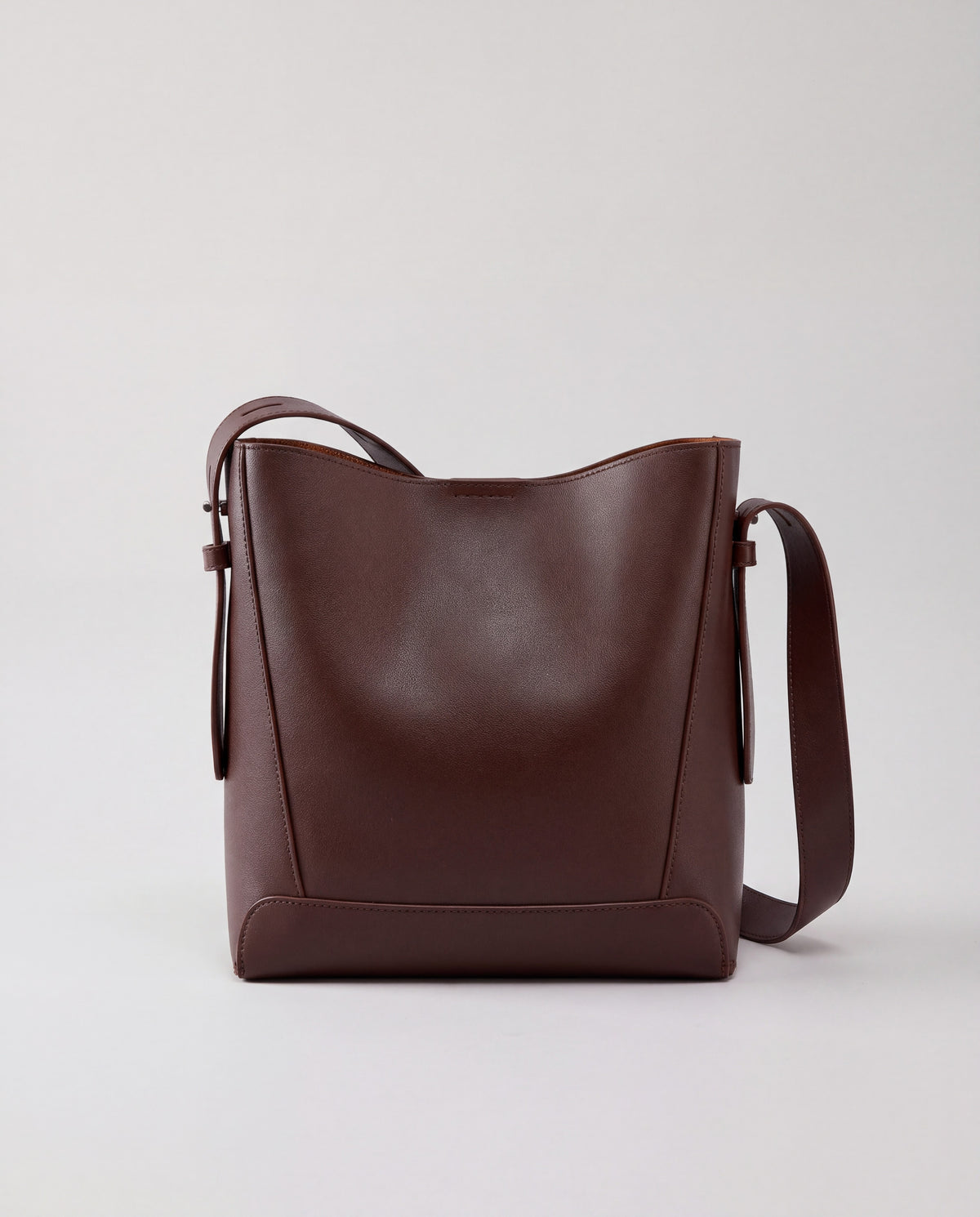 Calce bag in Chocolate – back view