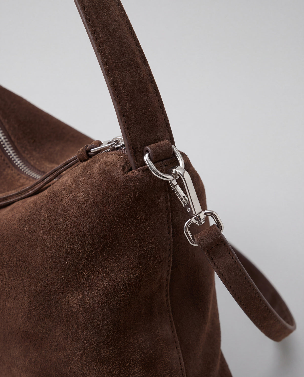 Calma bag in Chocolate – hardware detail