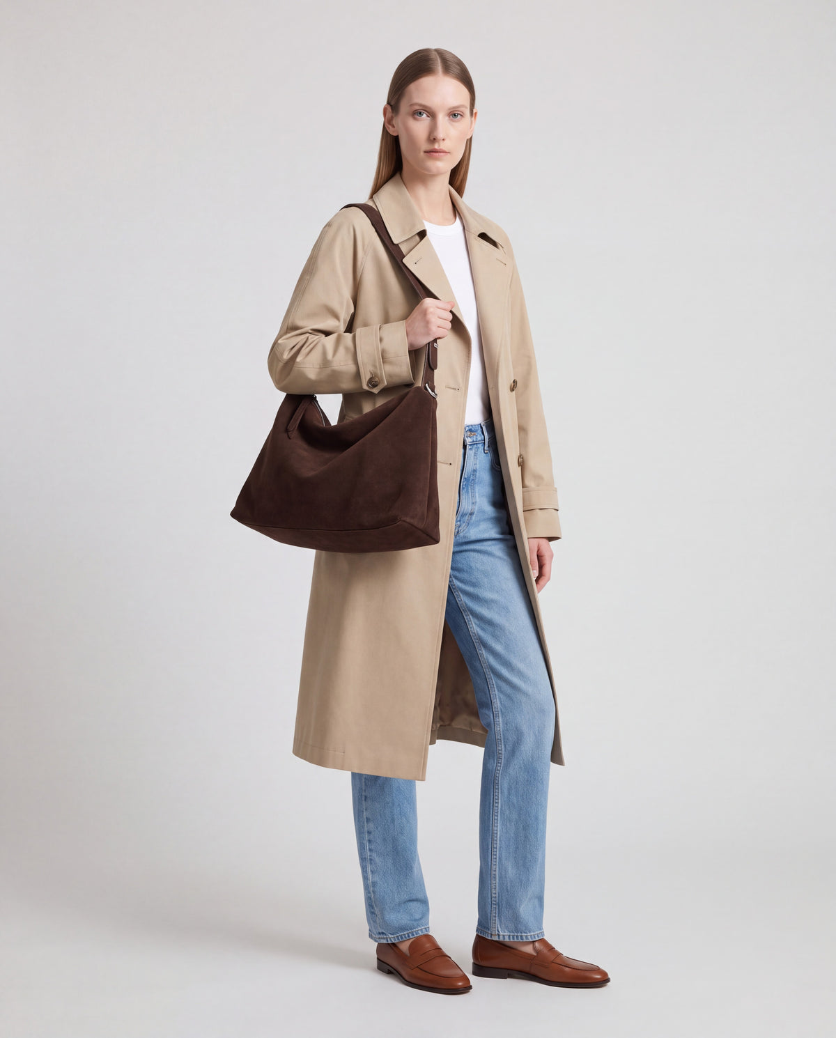 Calma bag in Espresso – worn by model, full length