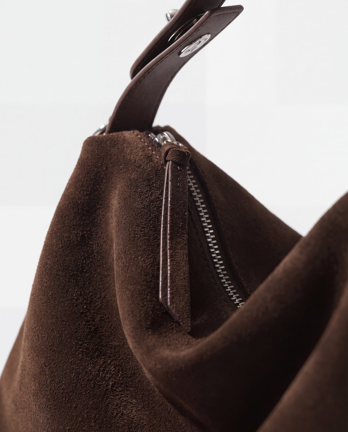 Calma bag in Espresso – leather detail