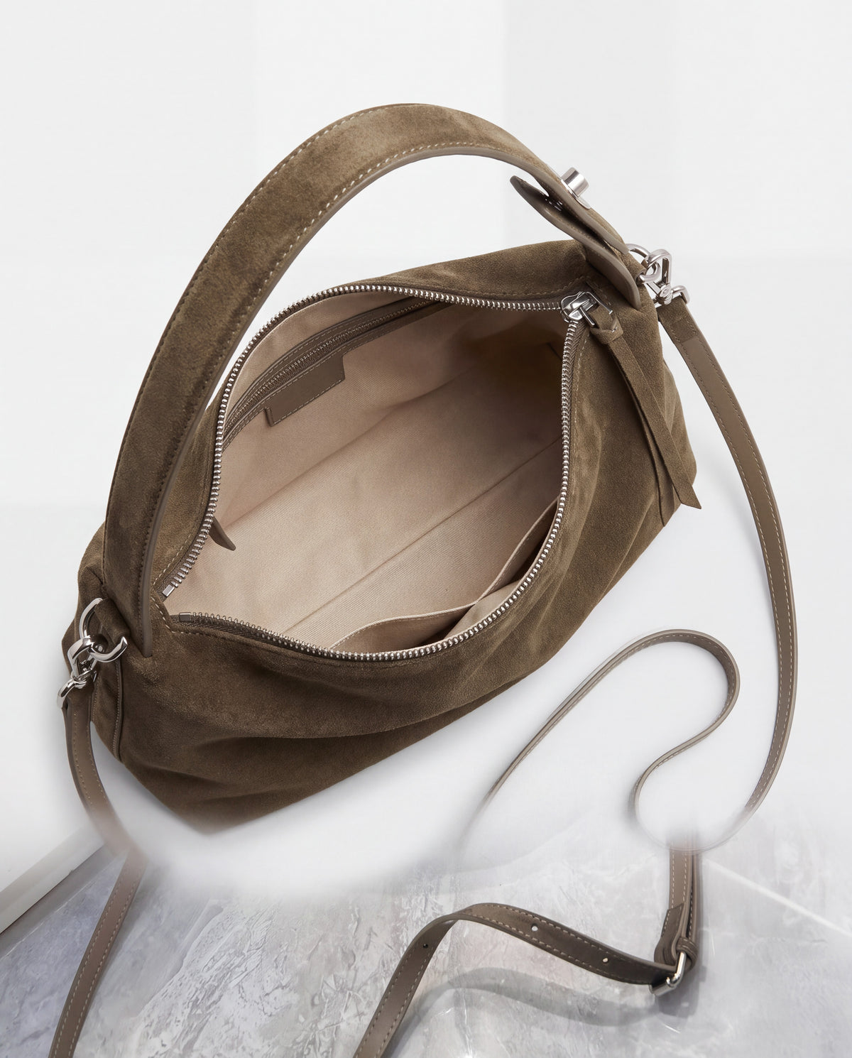 Calma bag in Olive – interior view