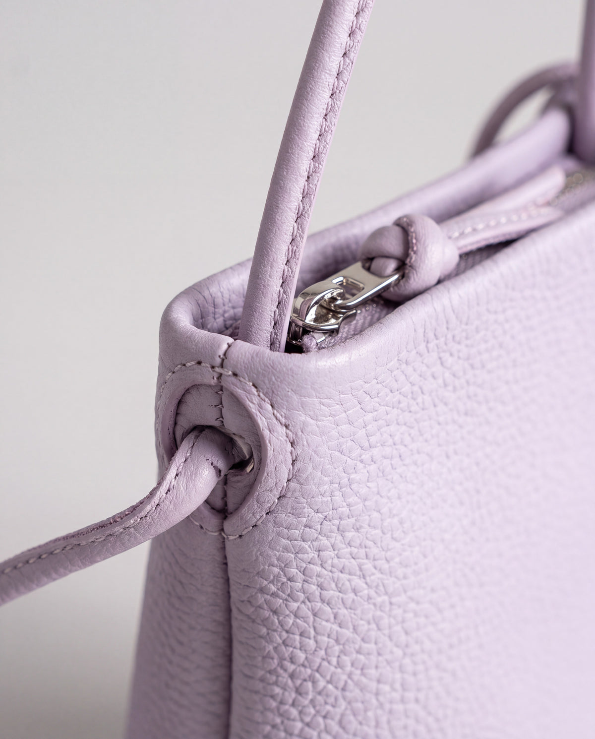 Cara bag in Lavender – hardware detail