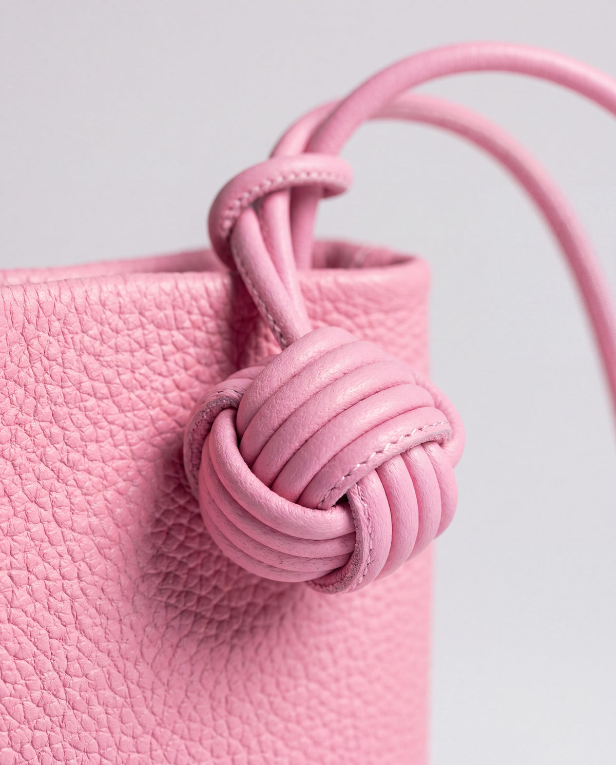 Cara bag in Pink – hardware detail