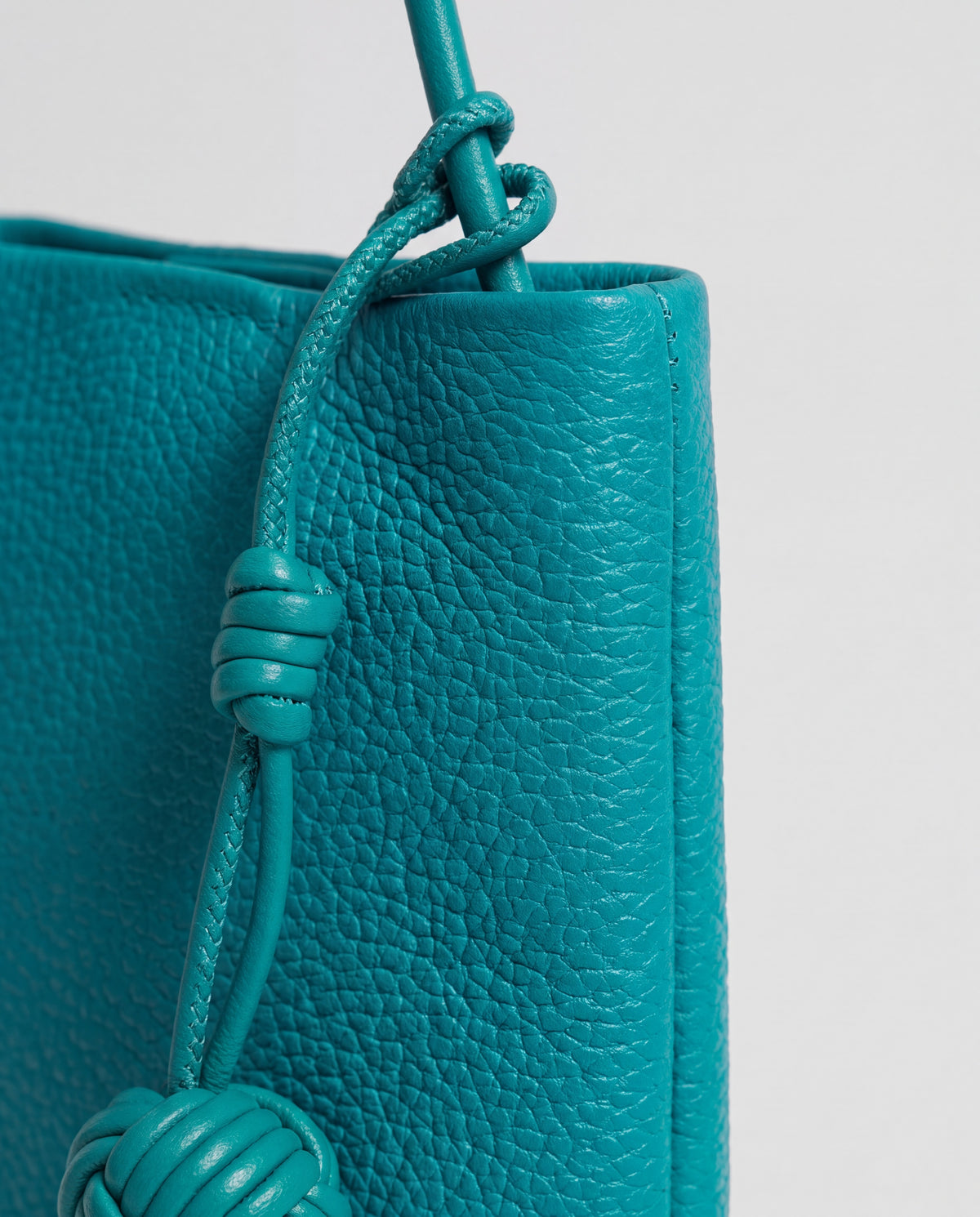 Cara bag in Teal – leather detail