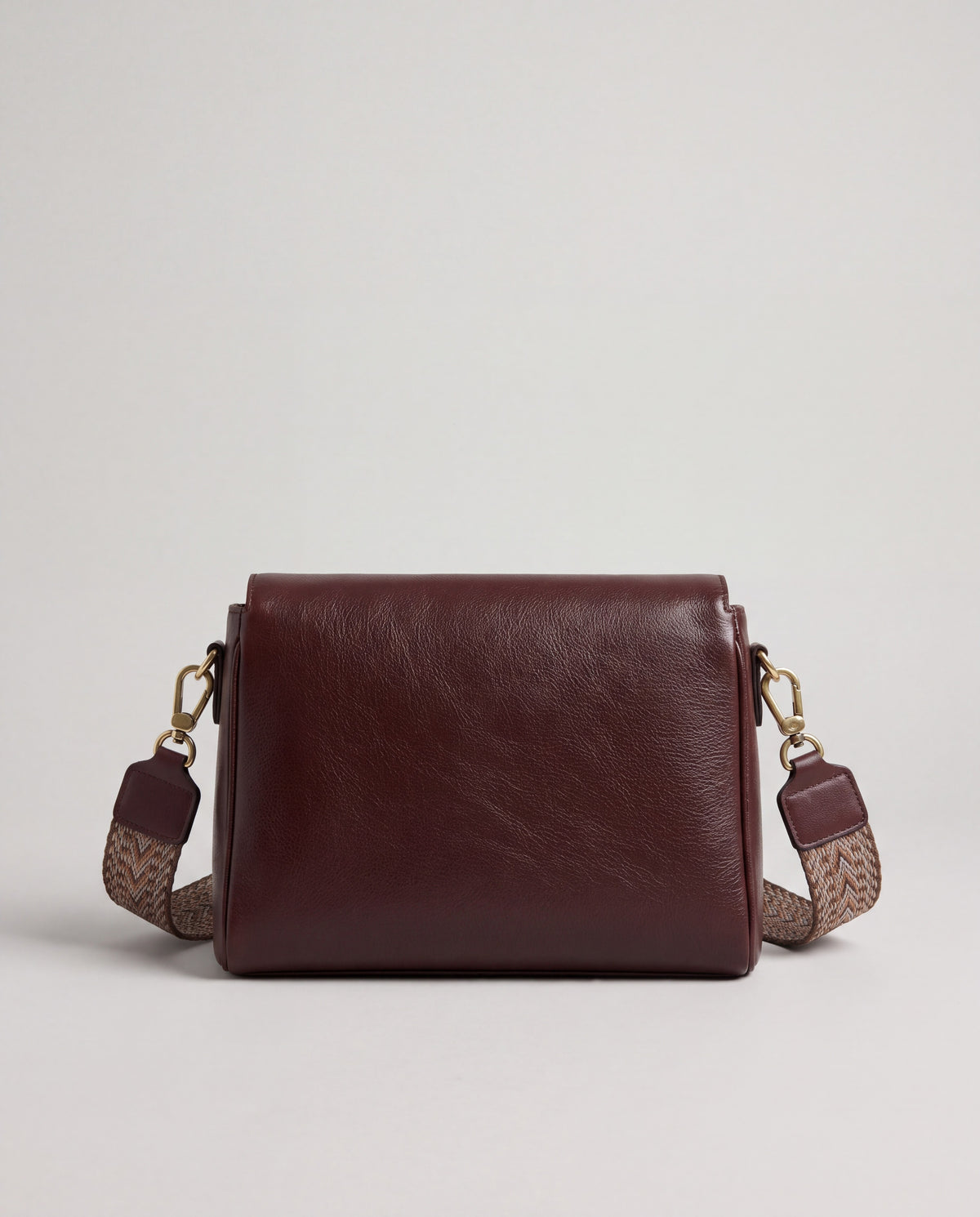 Cedro bag in Chocolate – back view