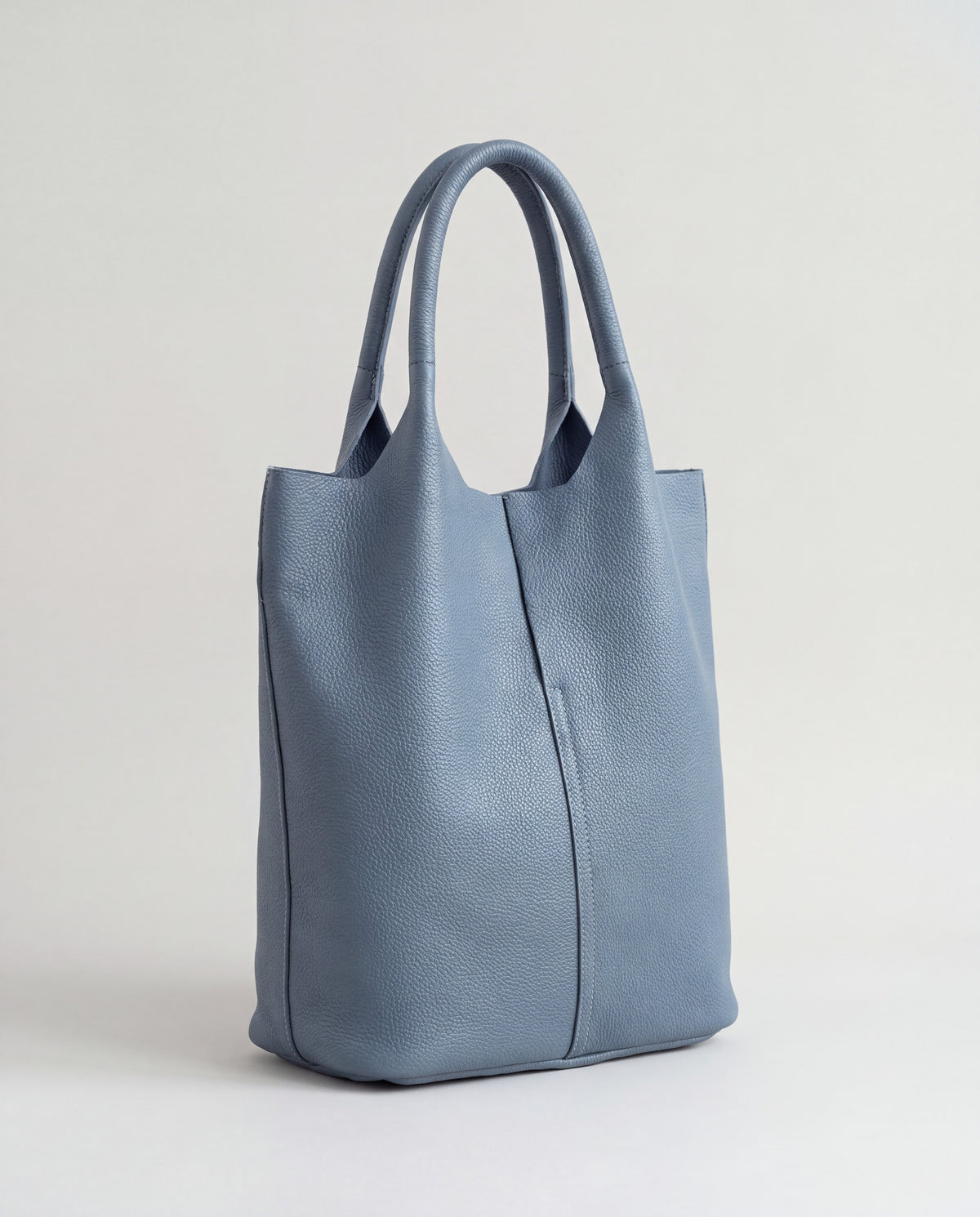 Commute bag in Blue – three-quarter view