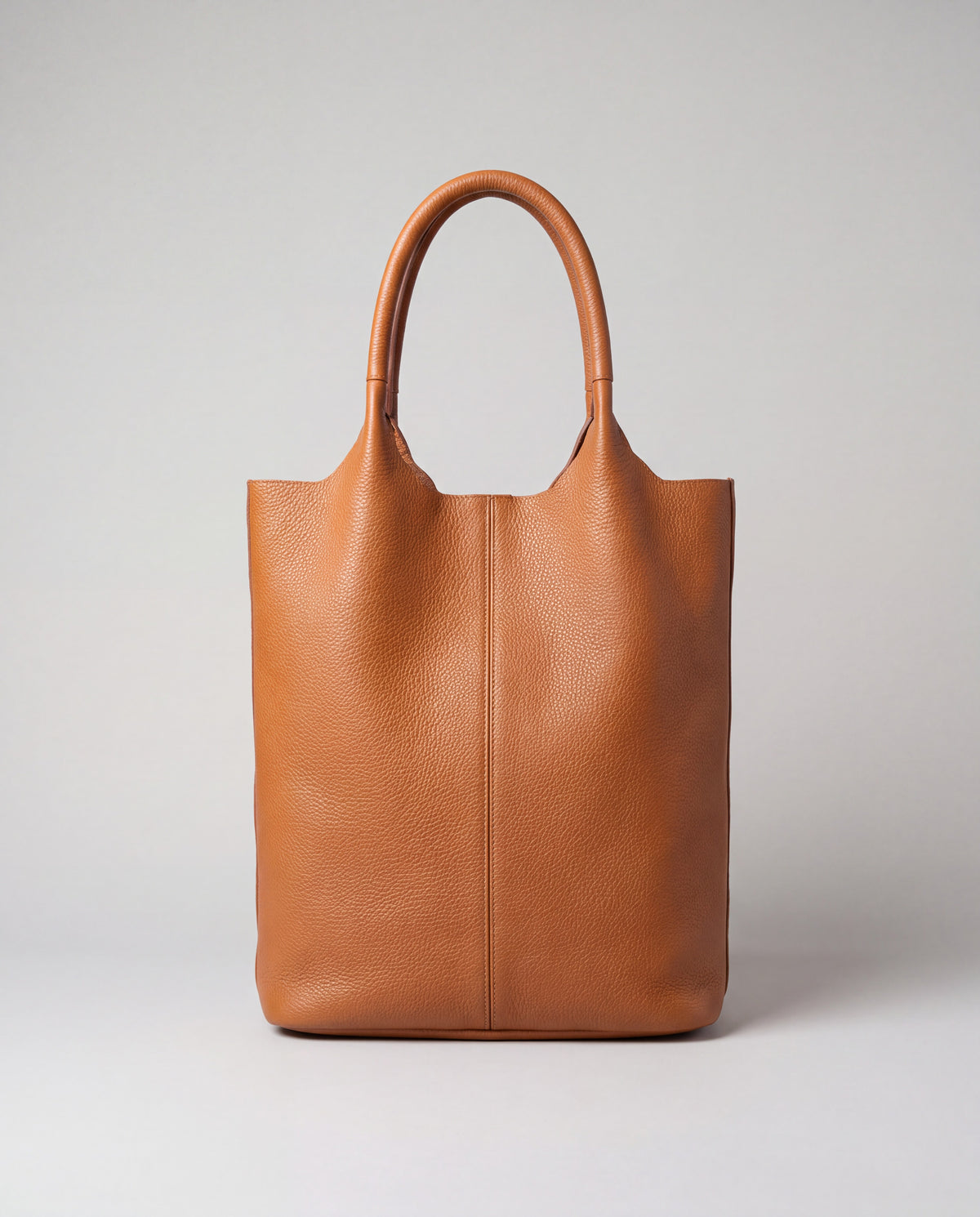 Commute bag in Caramel – back view