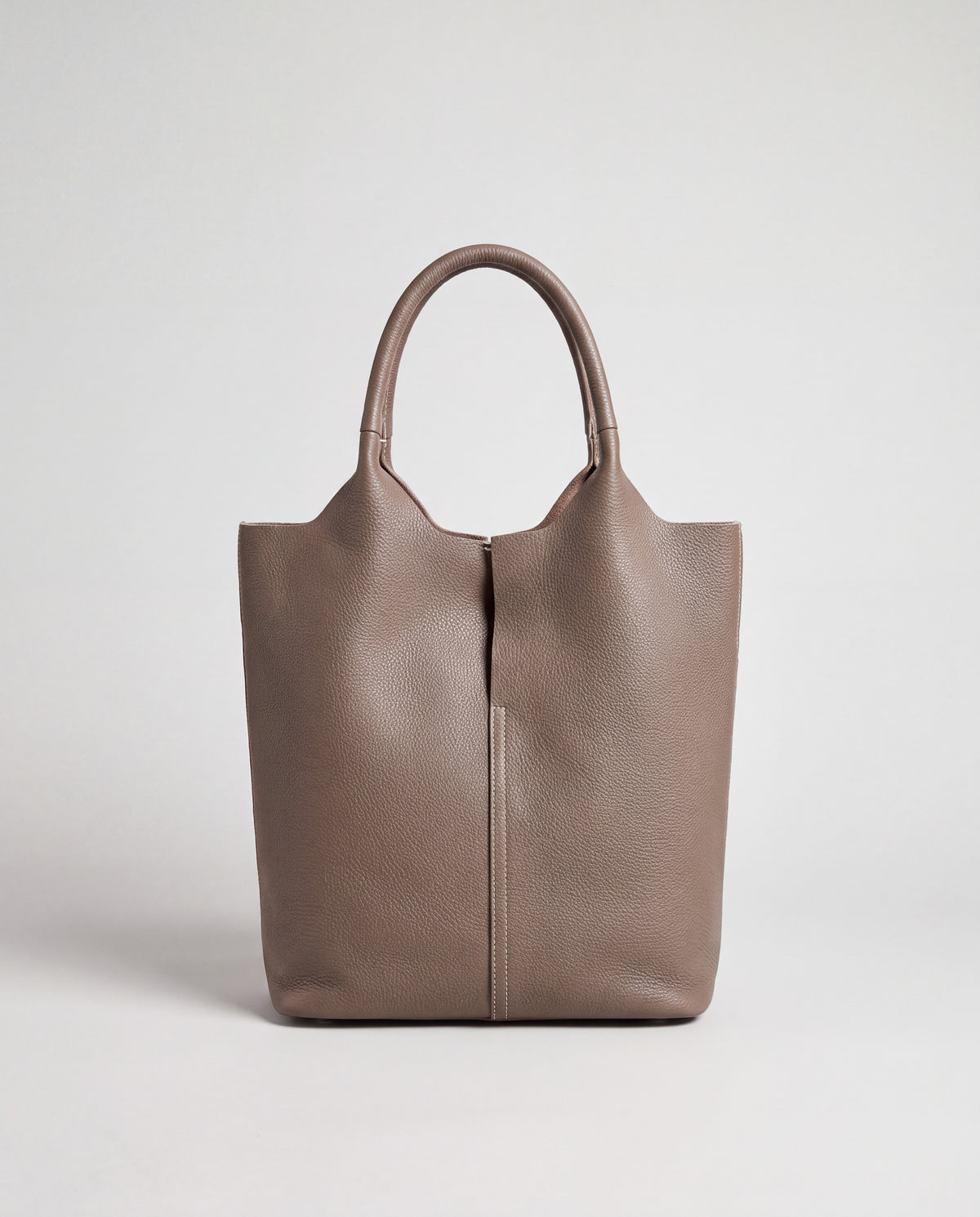 Commute bag in Taupe – front view