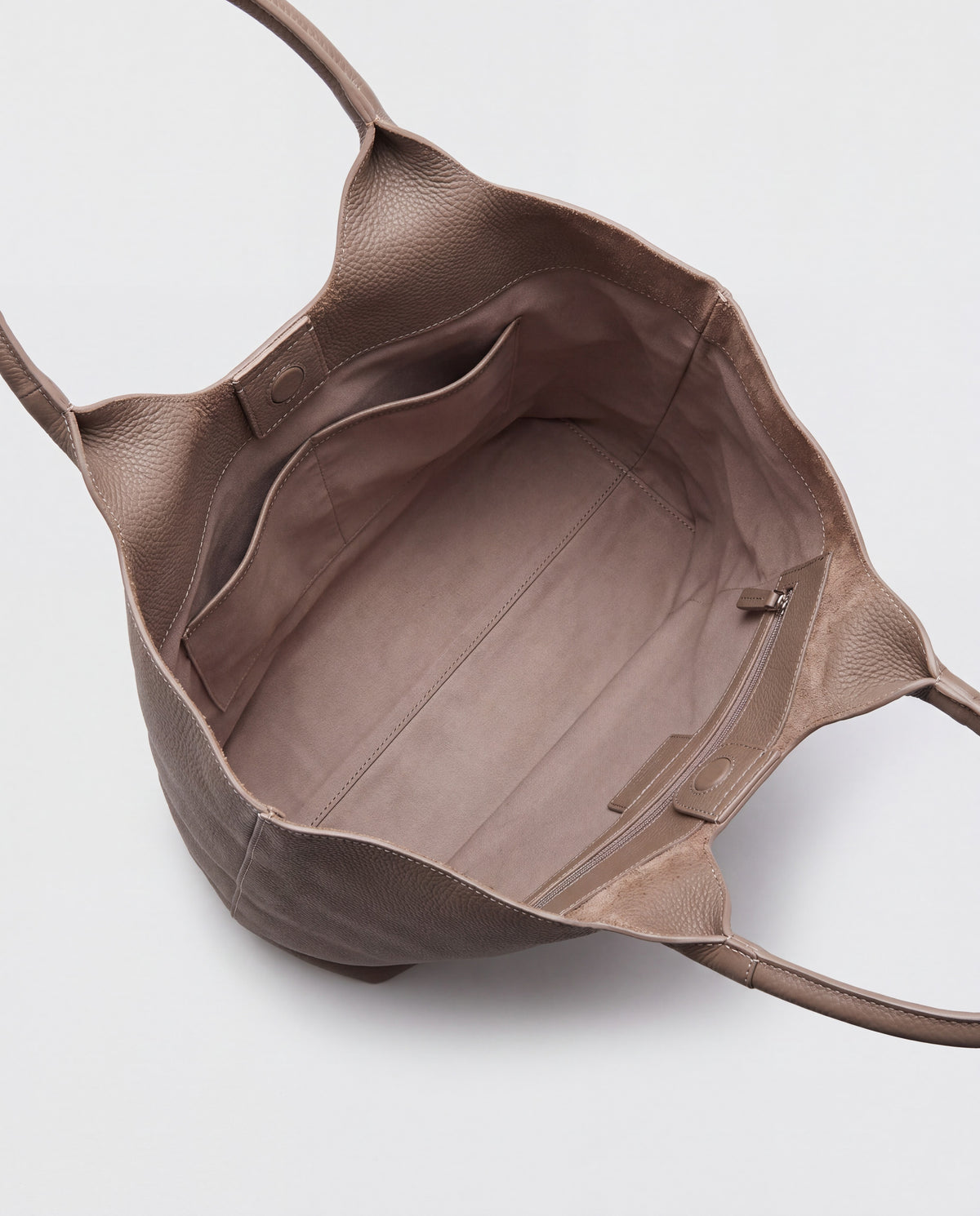 Commute bag in Taupe – interior view