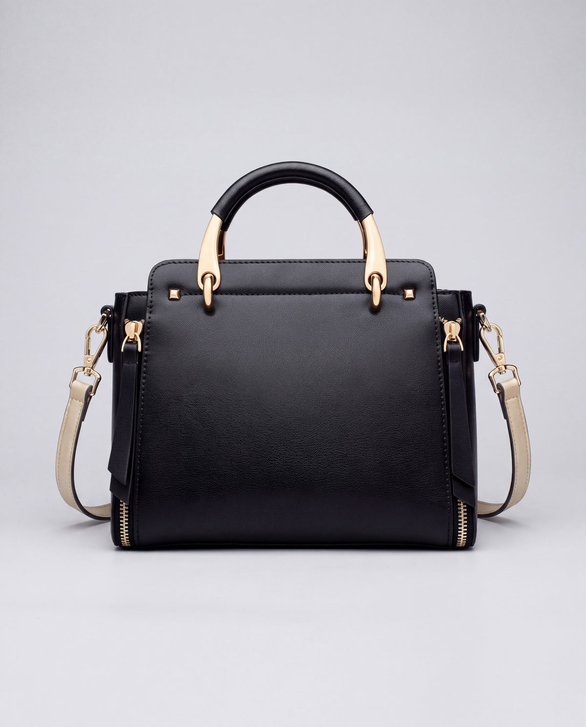 Contrast bag in Black – back view