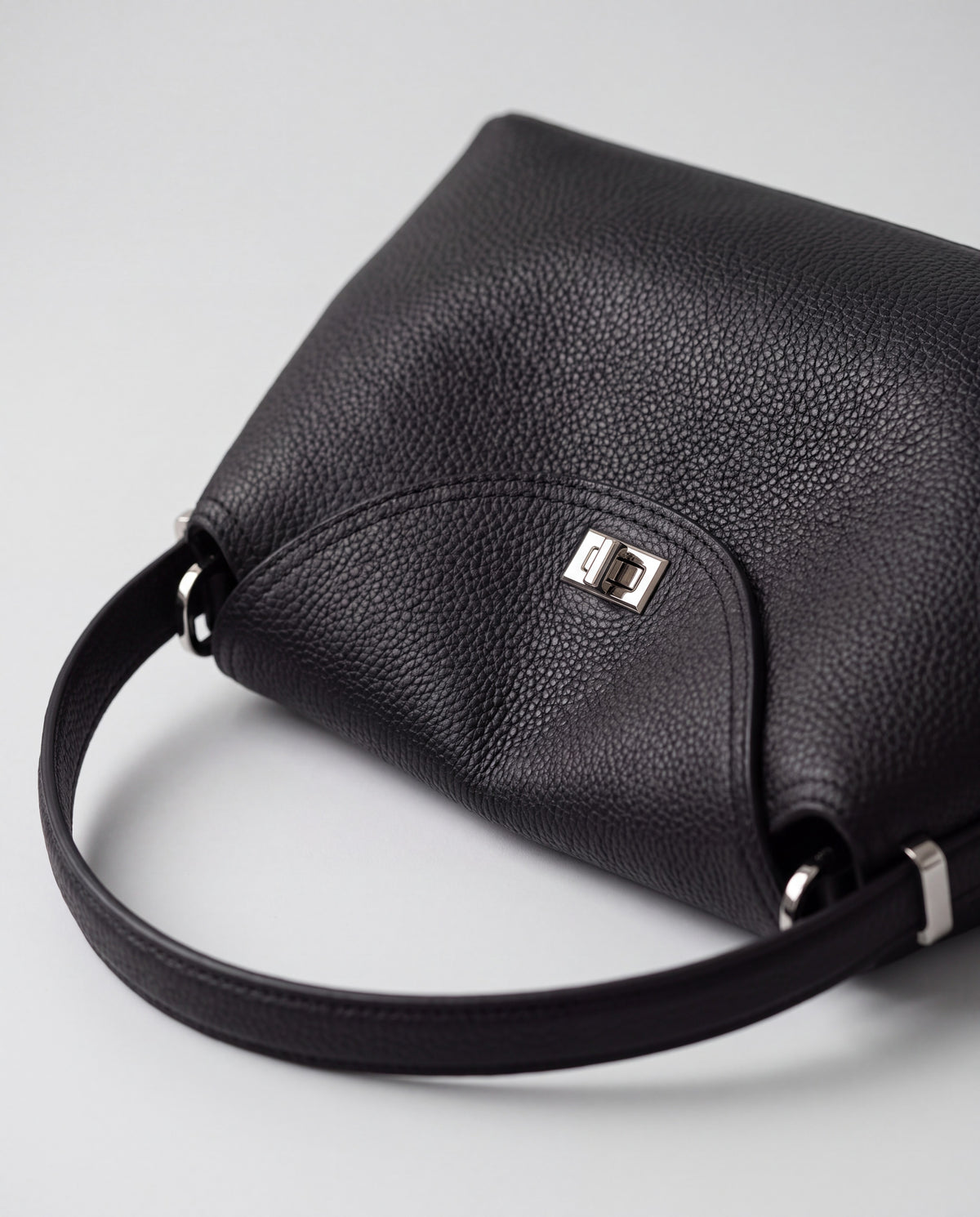 Corda bag in Black – leather detail