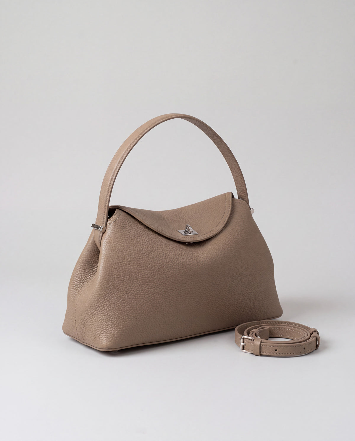 Corda bag in Taupe – three-quarter view