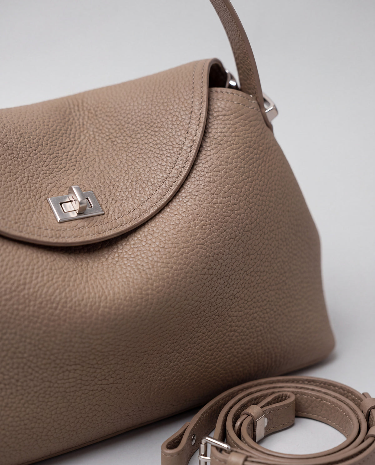 Corda bag in Taupe – leather detail