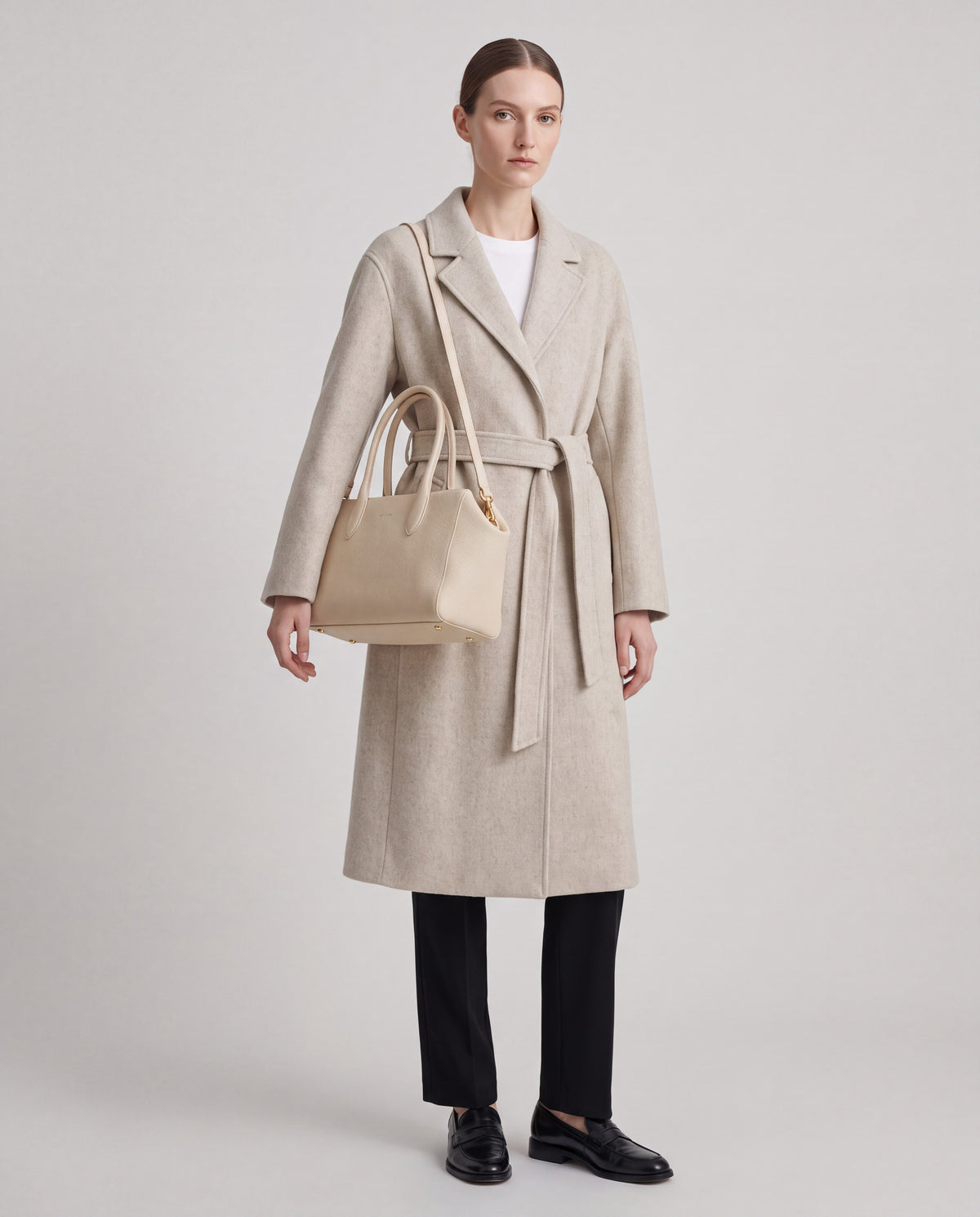 Cortina bag in Beige – worn by model, full length
