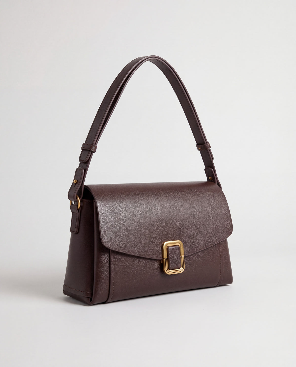 Creta bag in Espresso – three-quarter view