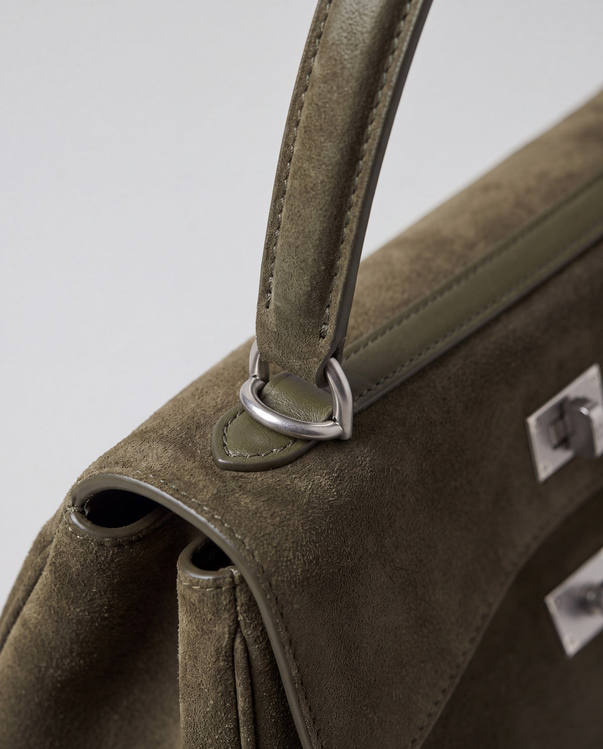 Dolce Small bag in Forest – hardware detail