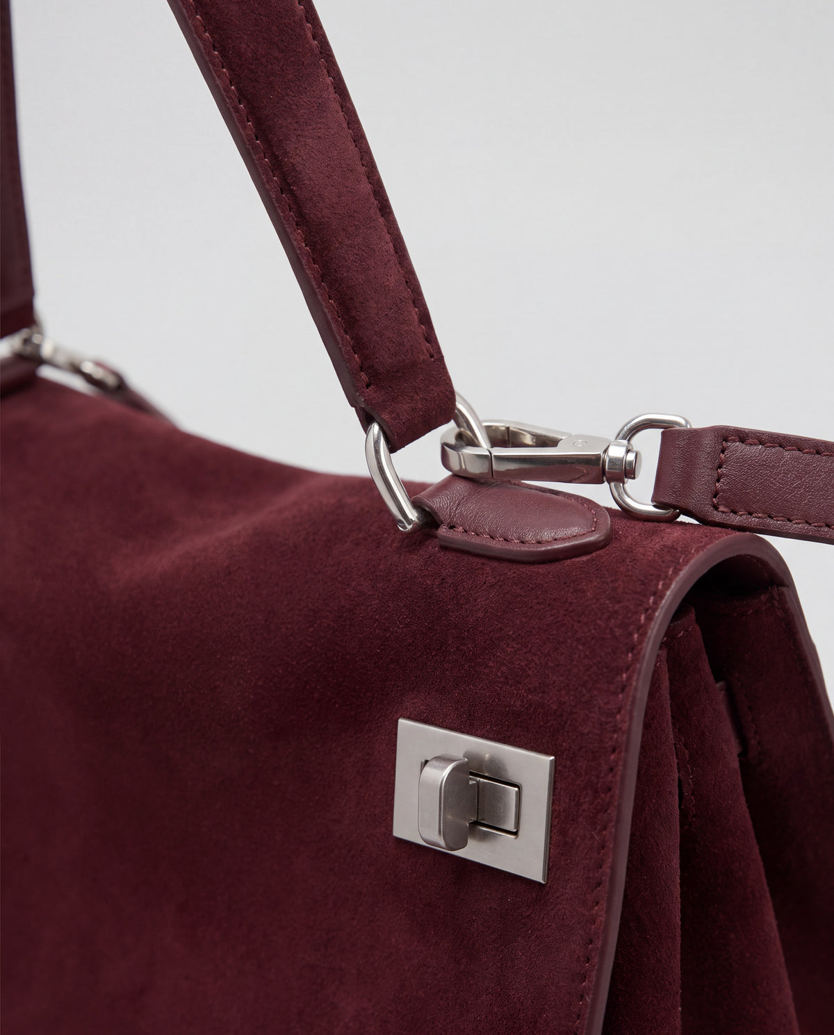 Dolce Large bag in Wine – hardware detail