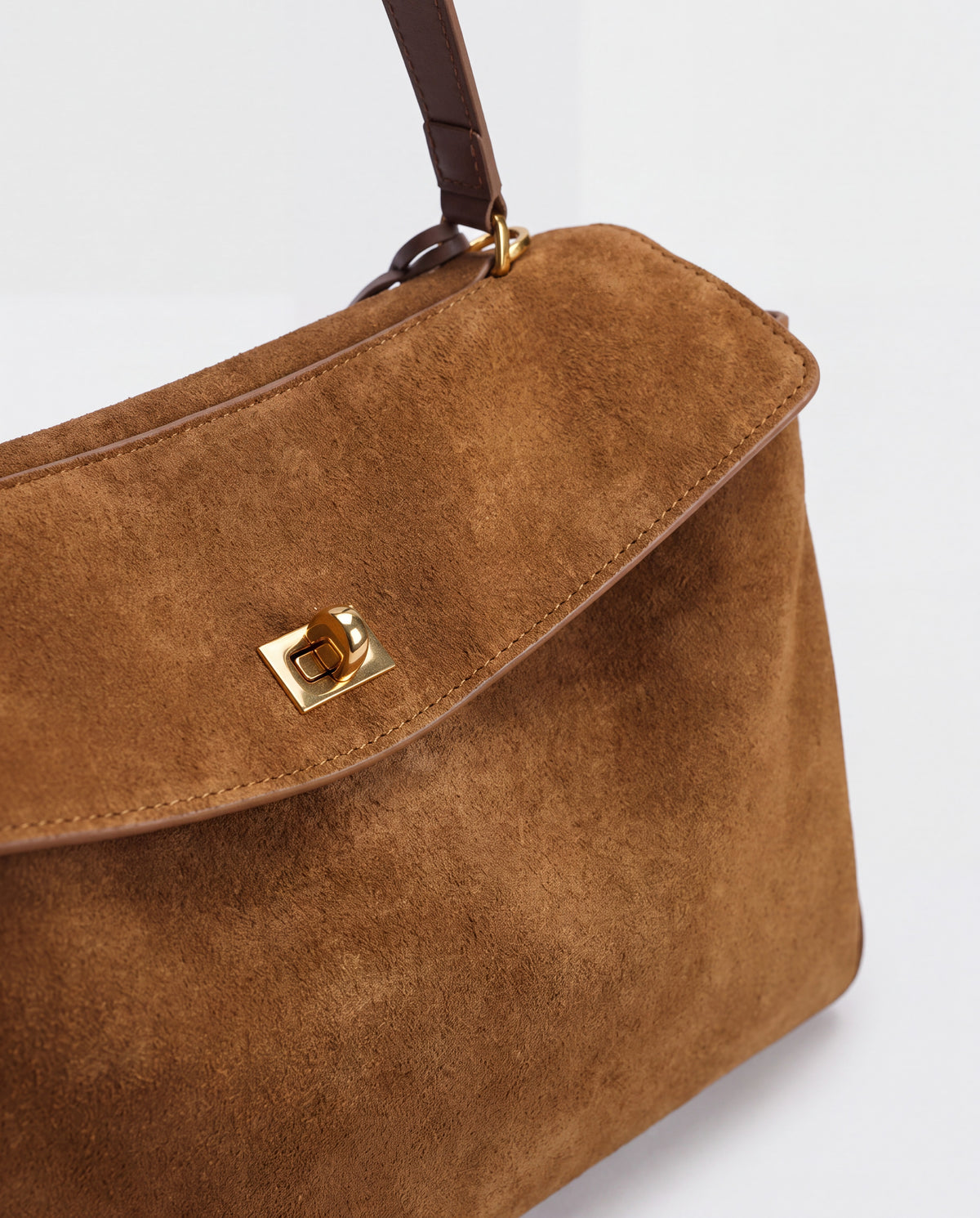 Dolce Medium bag in Camel – leather detail