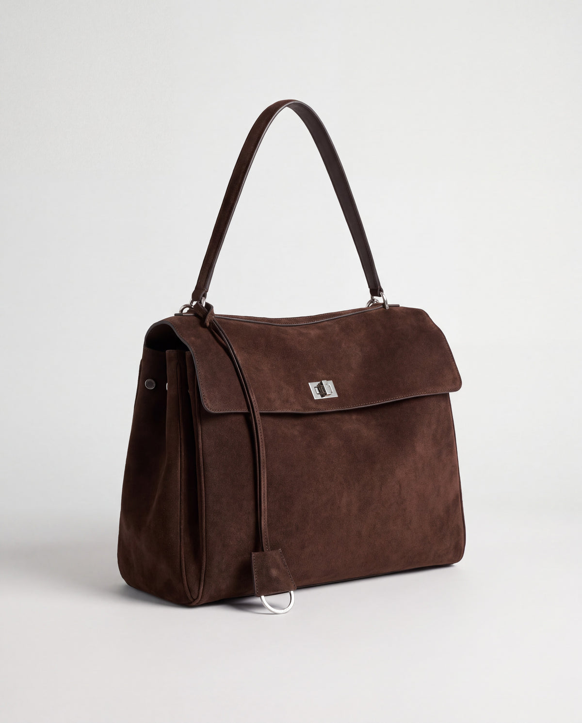 Dolce Medium bag in Espresso – three-quarter view
