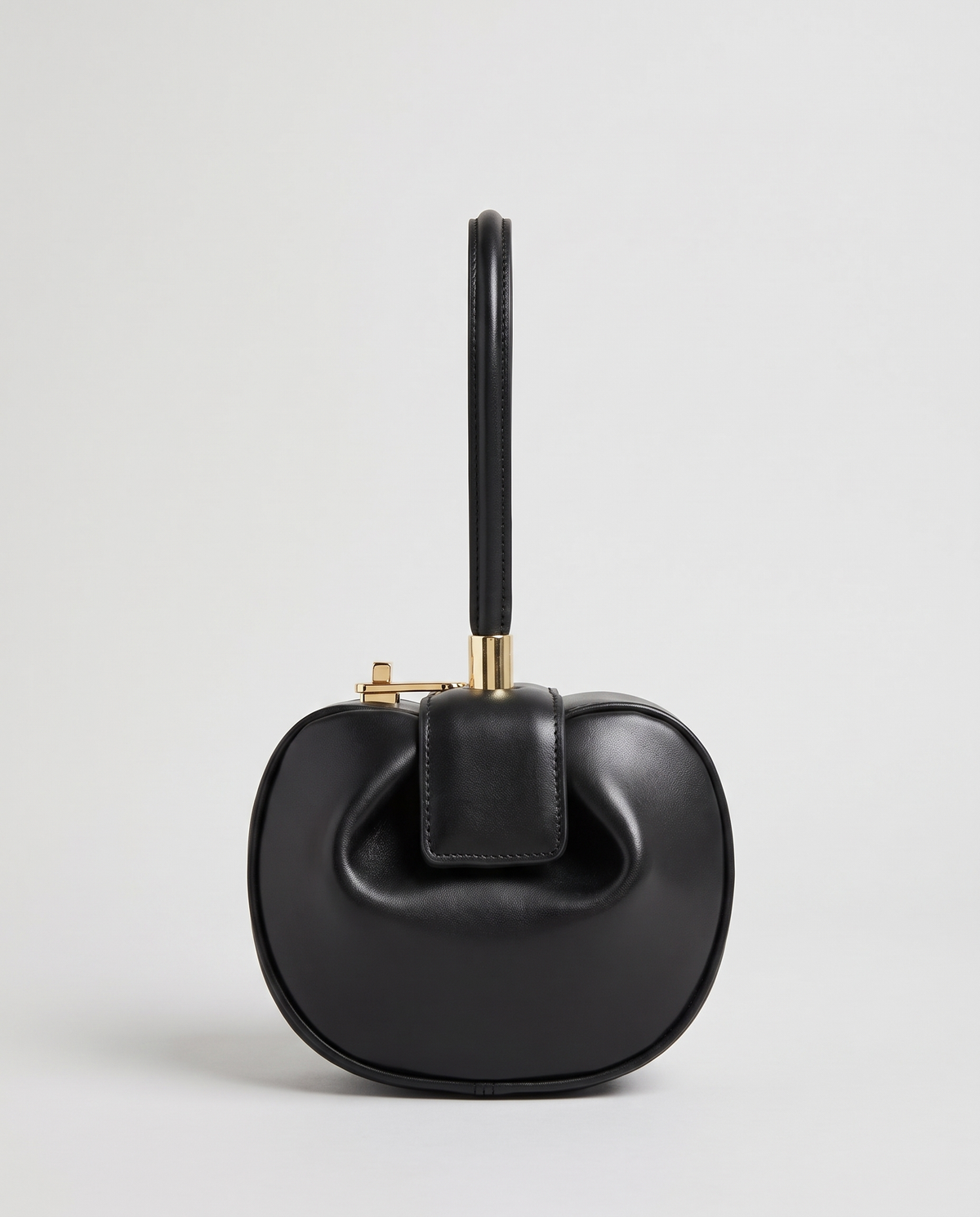 Dumpling Maxi leather top-handle bag in Black – front view